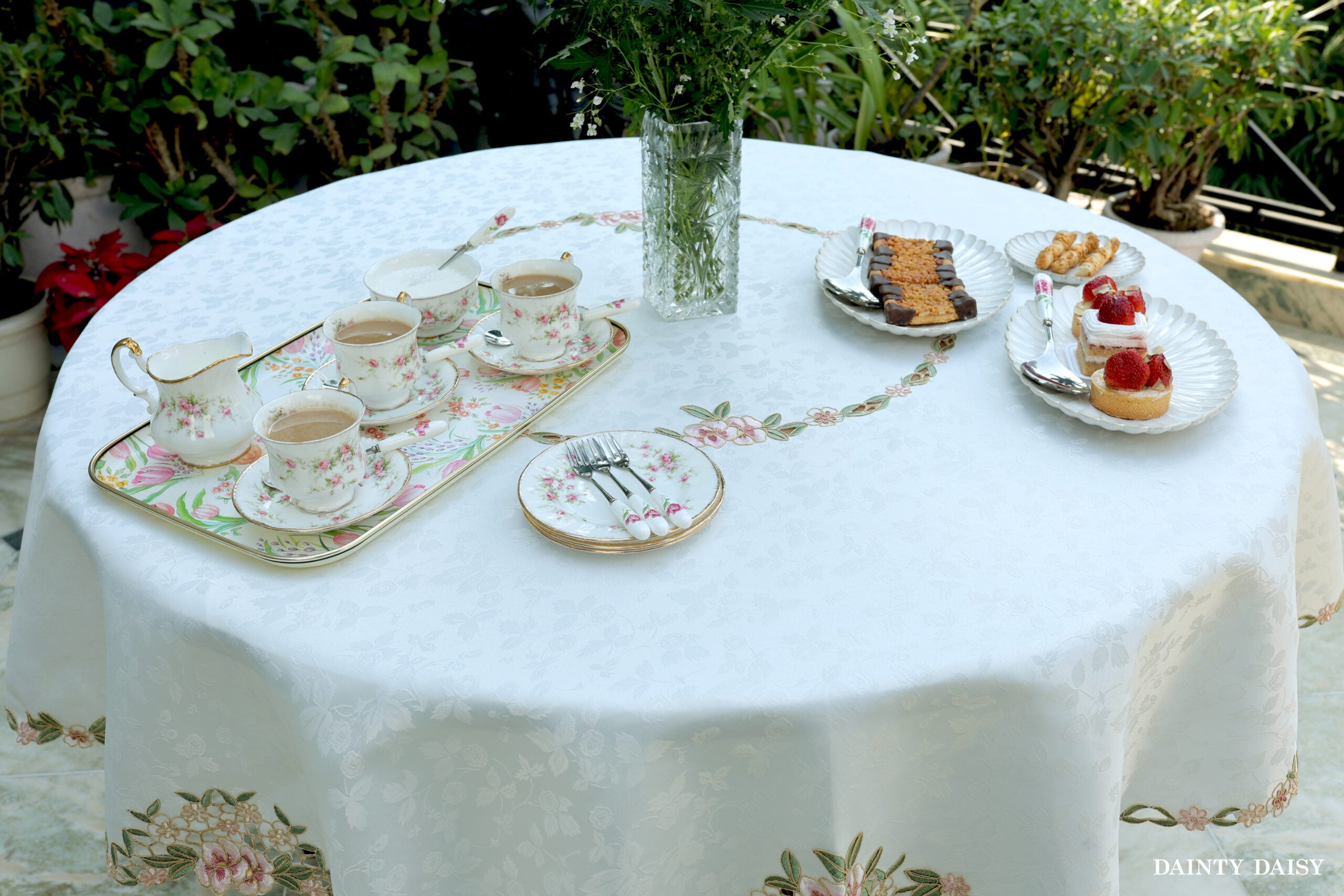 Gardenia Round Table Cloth 72" Diameter