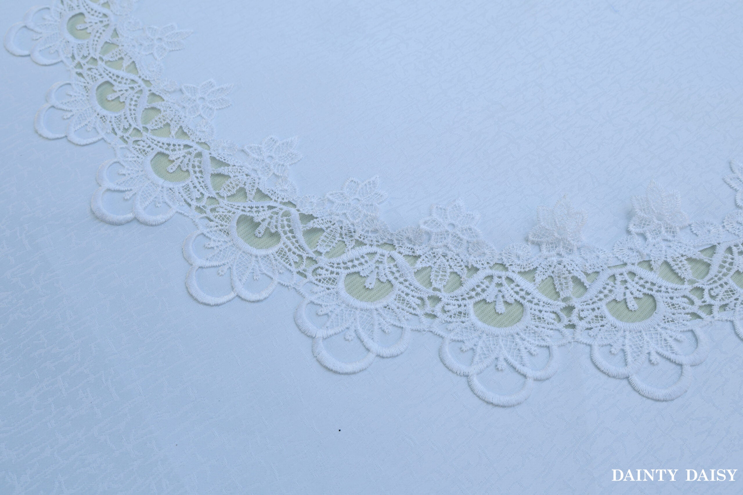 Exquisite Round Table Cloth 90" Diameter