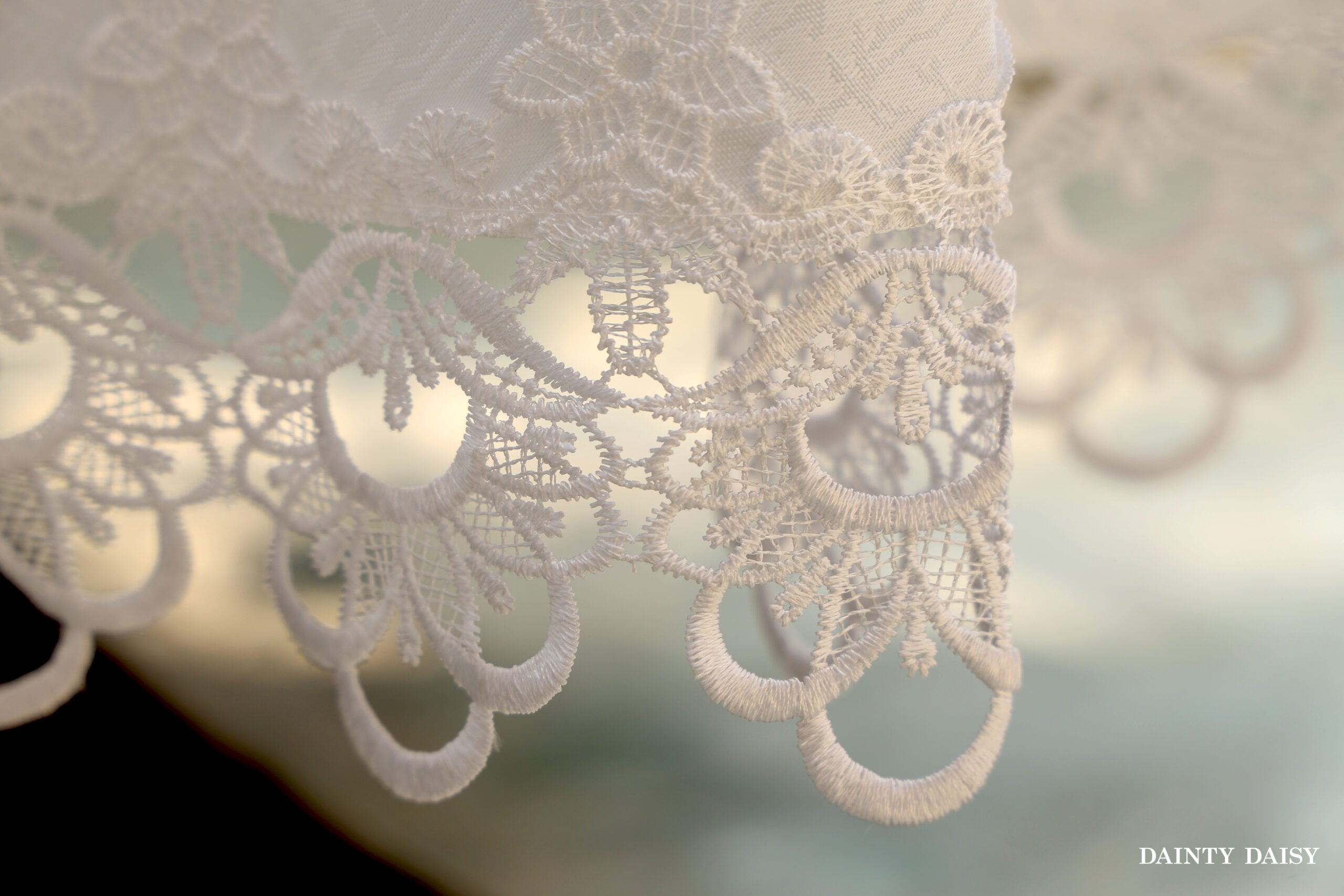 Exquisite Round Table Cloth 90" Diameter