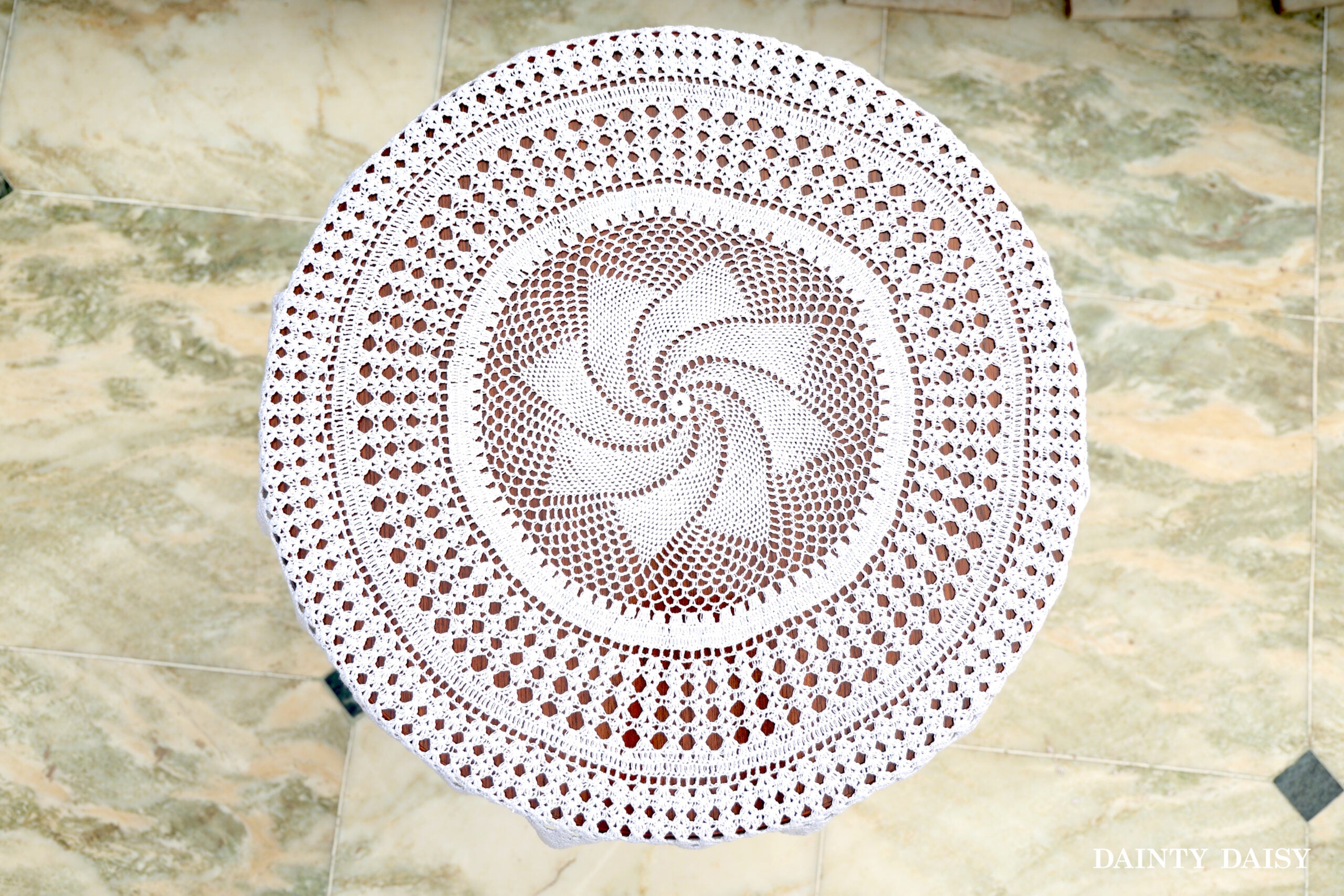 Classic Crochet Round Table Cloth