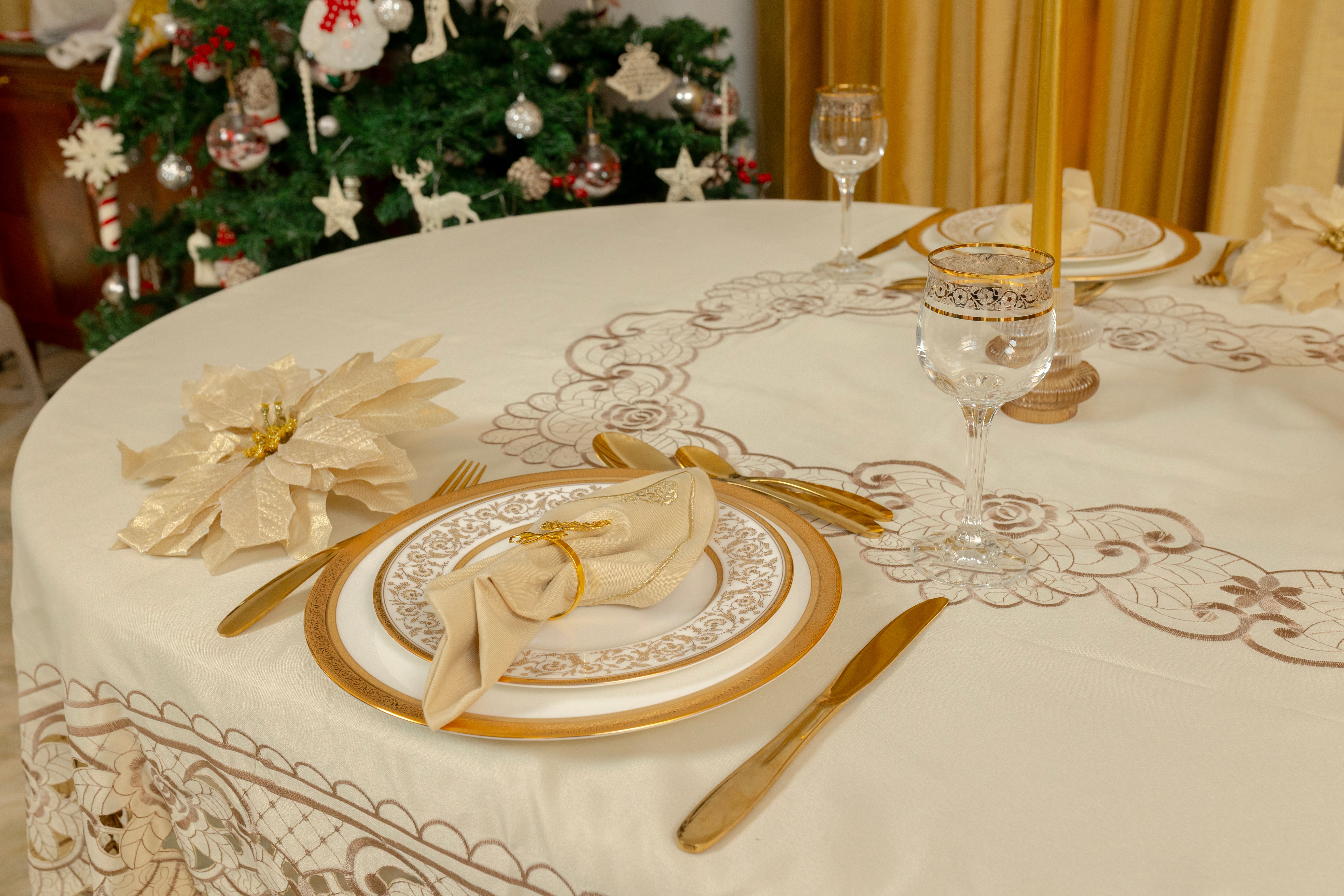 Juno Table Cloth 60"X108" (10 Persons)