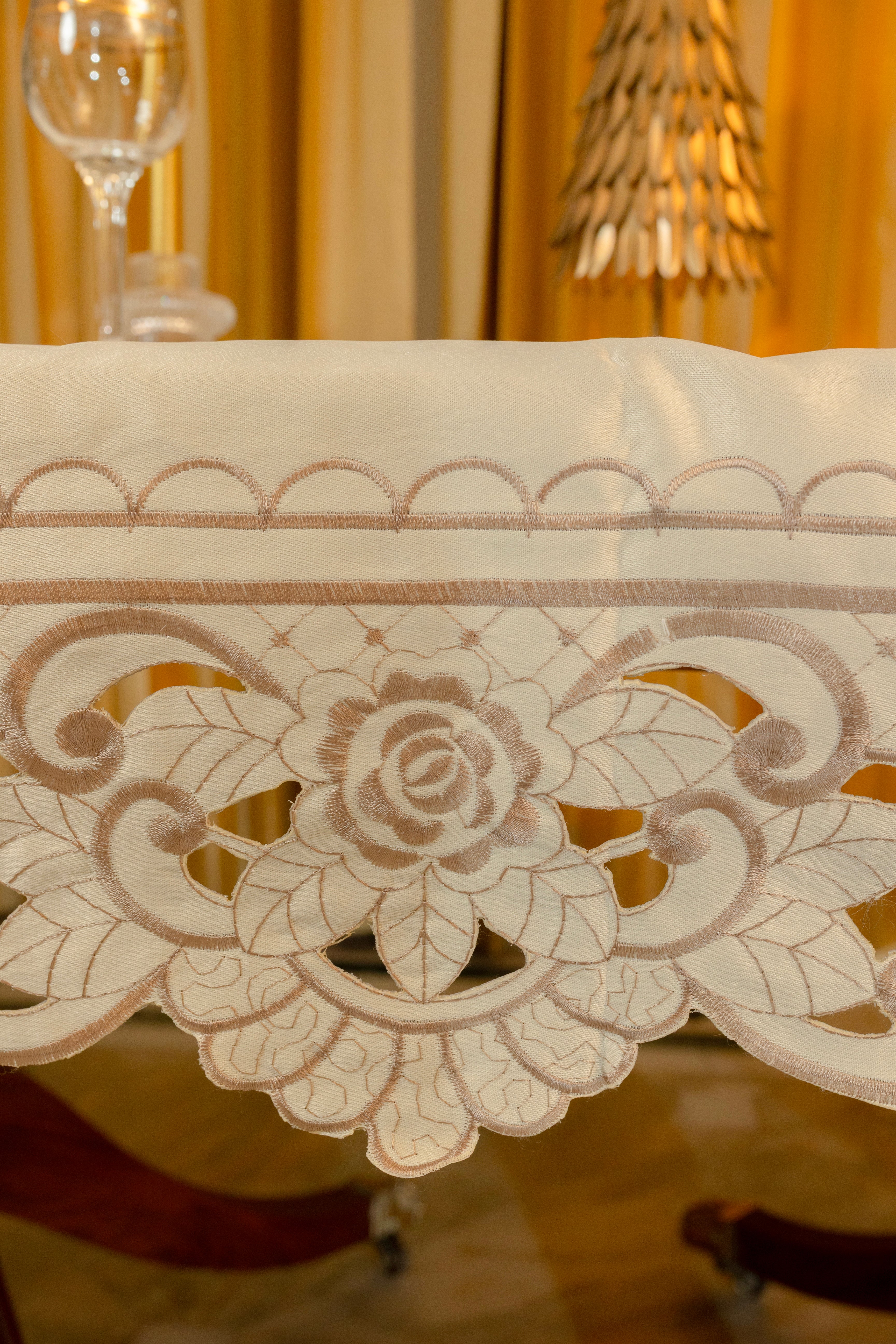 Juno Table Cloth 60"X108" (10 Persons)