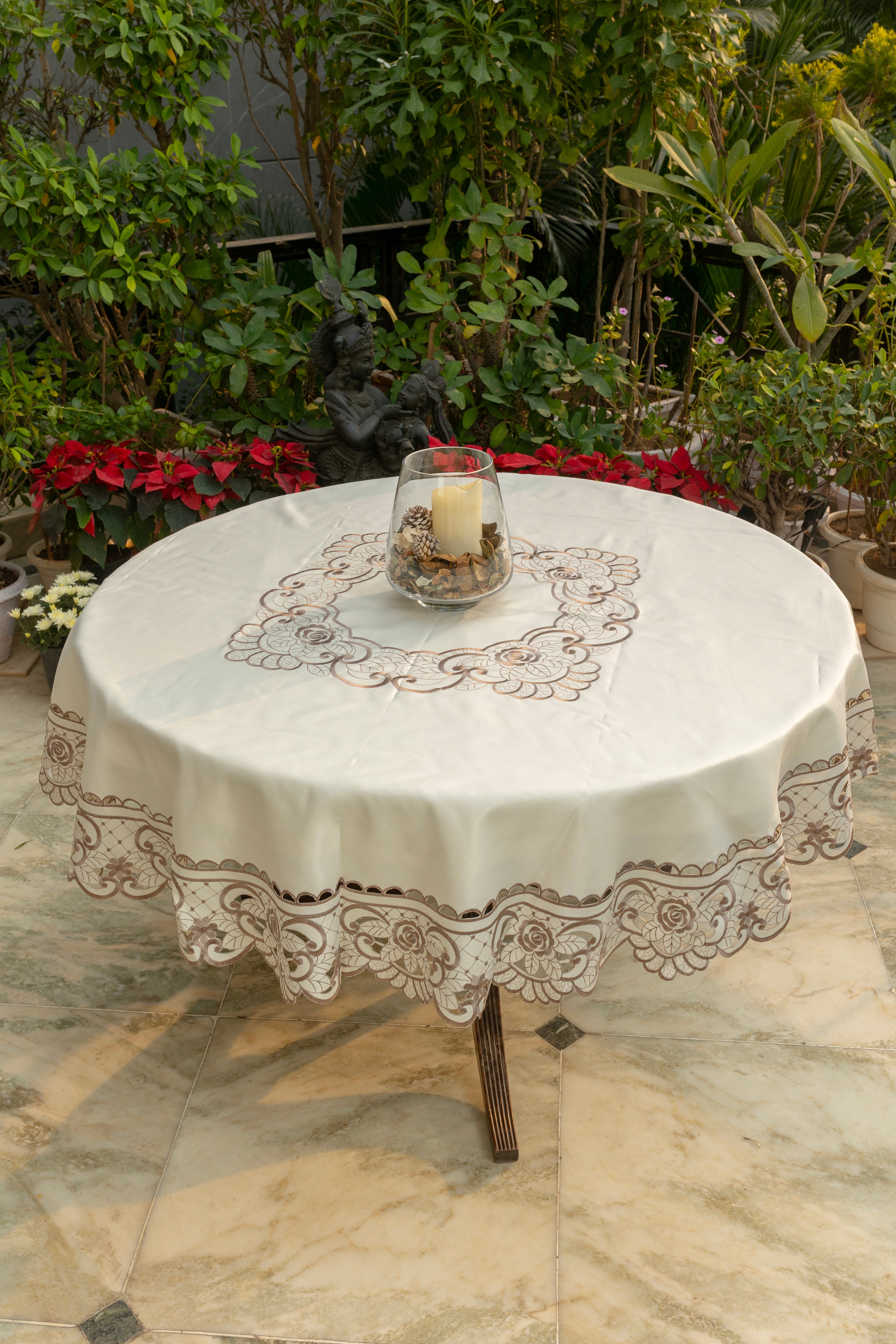 Juno Round Table Cloth 72" (6-8 Persons)