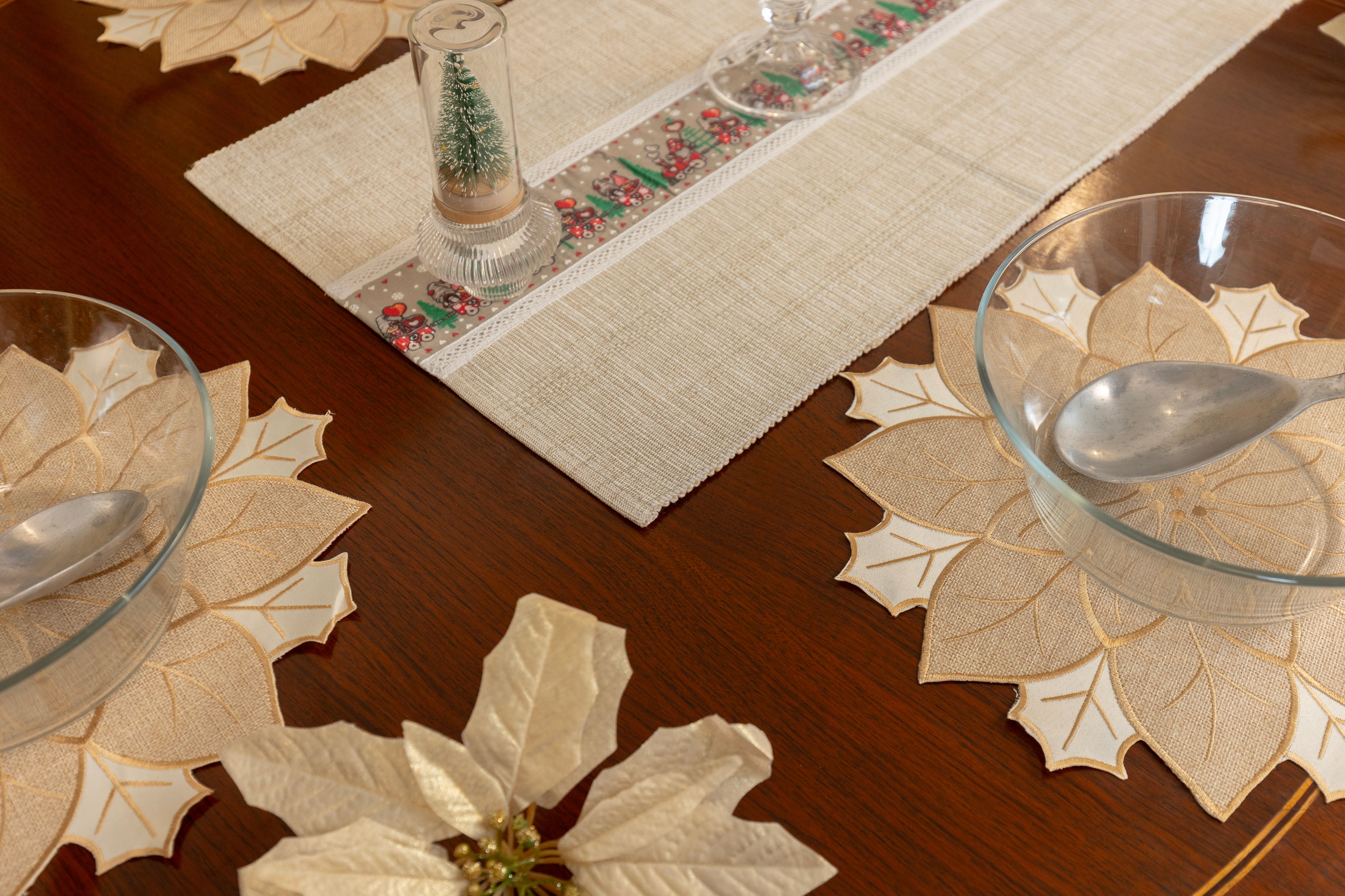 Cream & Beige Poinsettia Place Mats