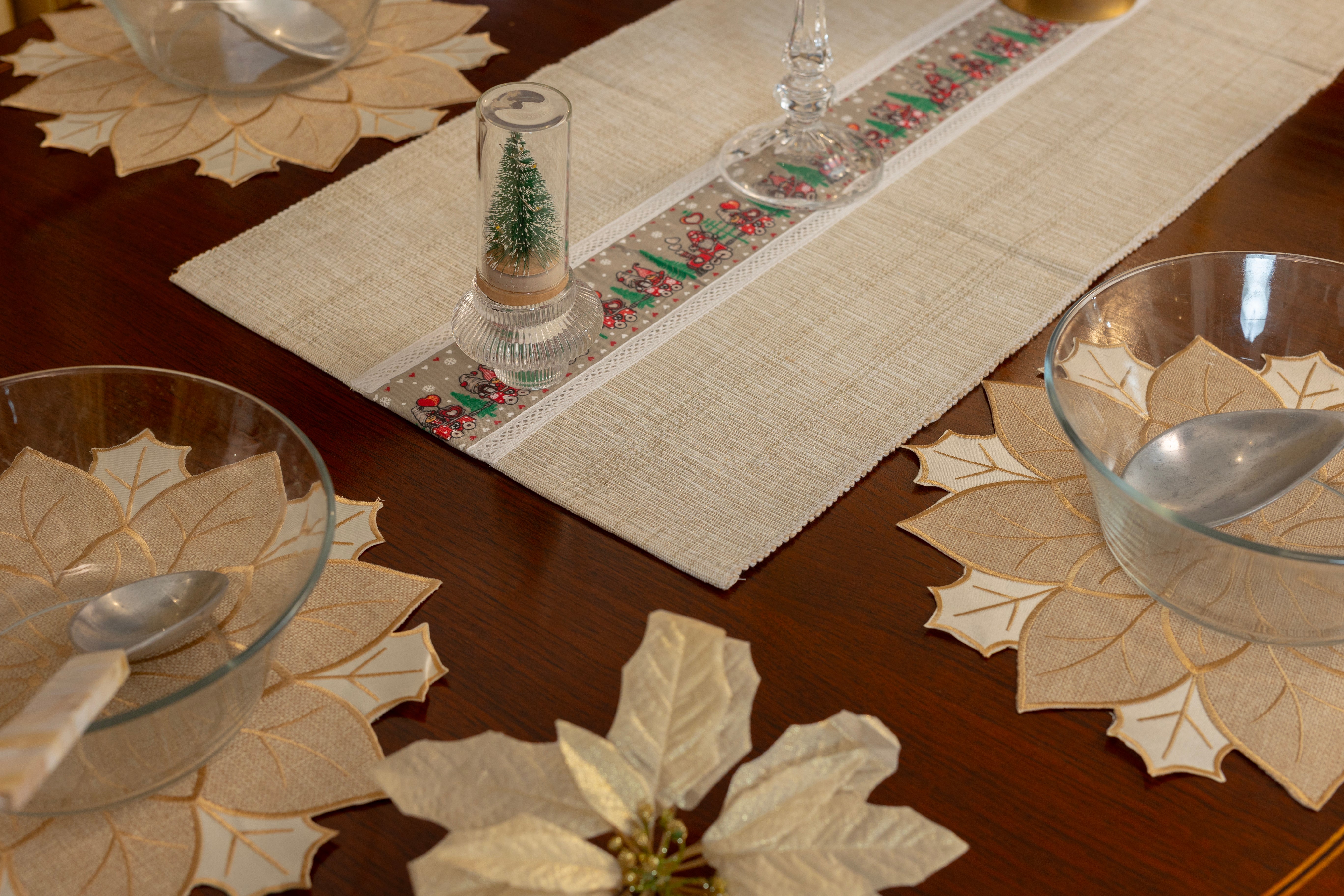 Cream & Beige Poinsettia Place Mats
