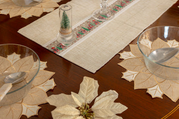 Holly Leaves mat set with Matching Runner