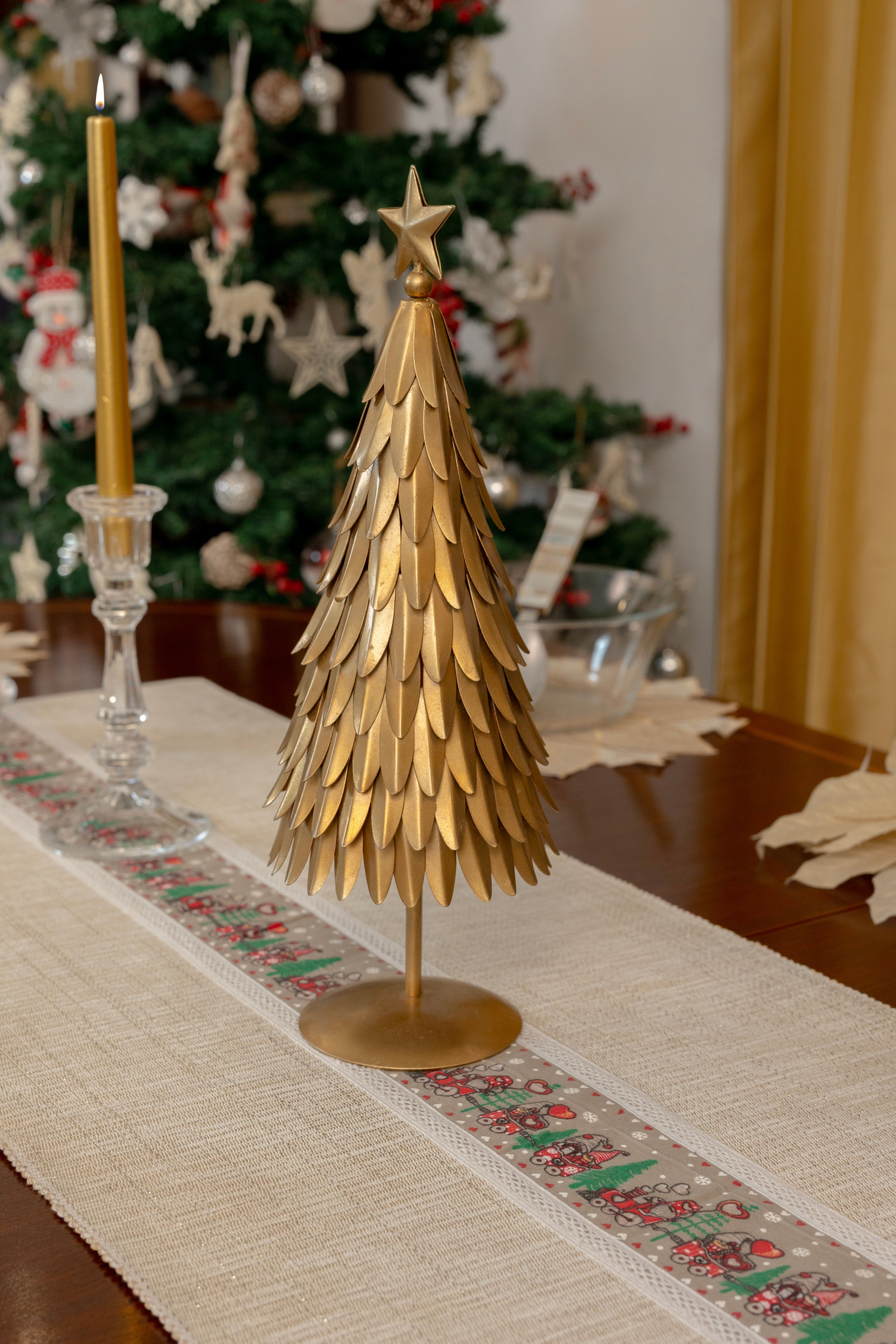 Cream & Beige Poinsettia Place Mats