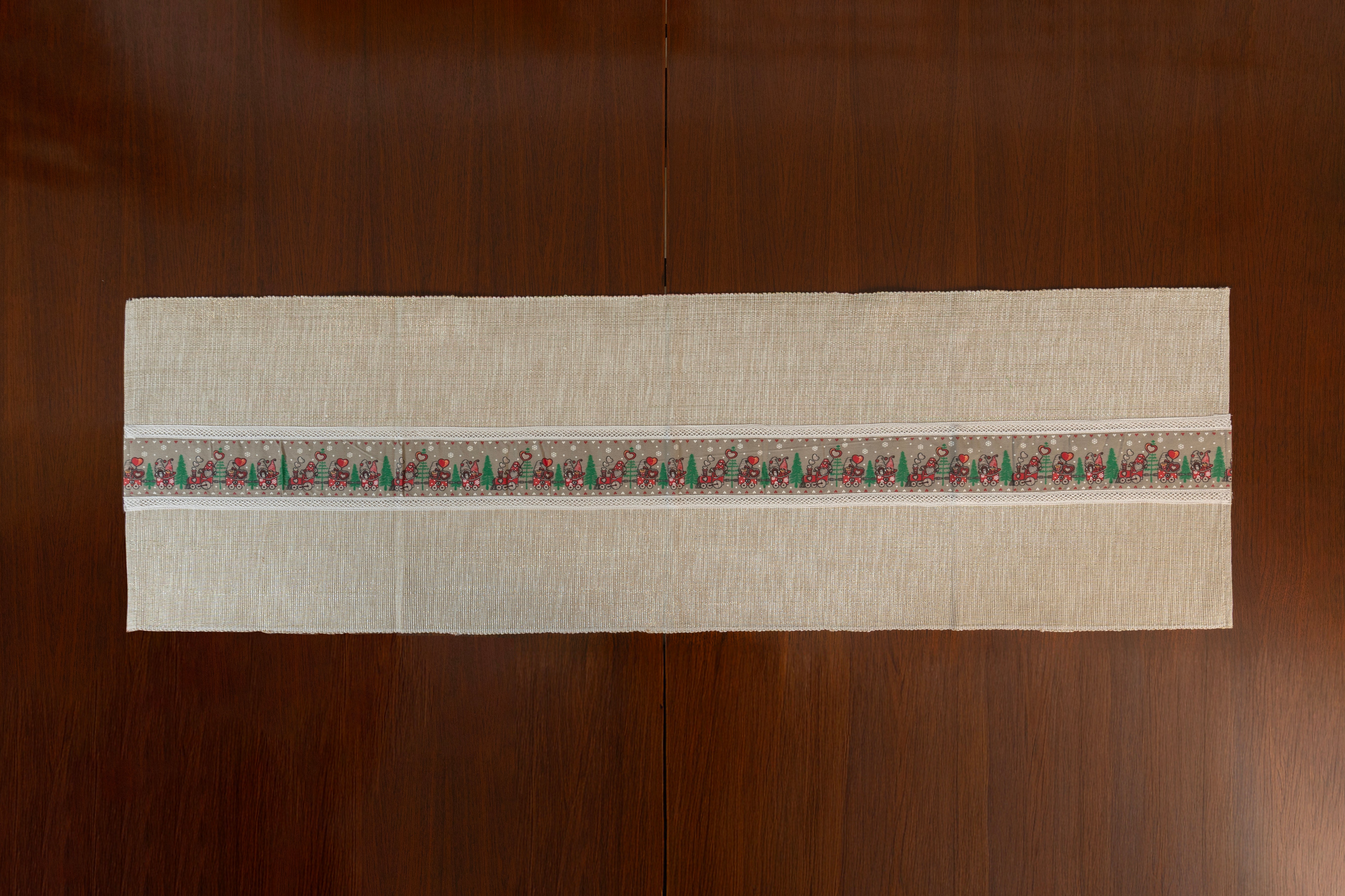 Cream & Beige Poinsettia Place Mats