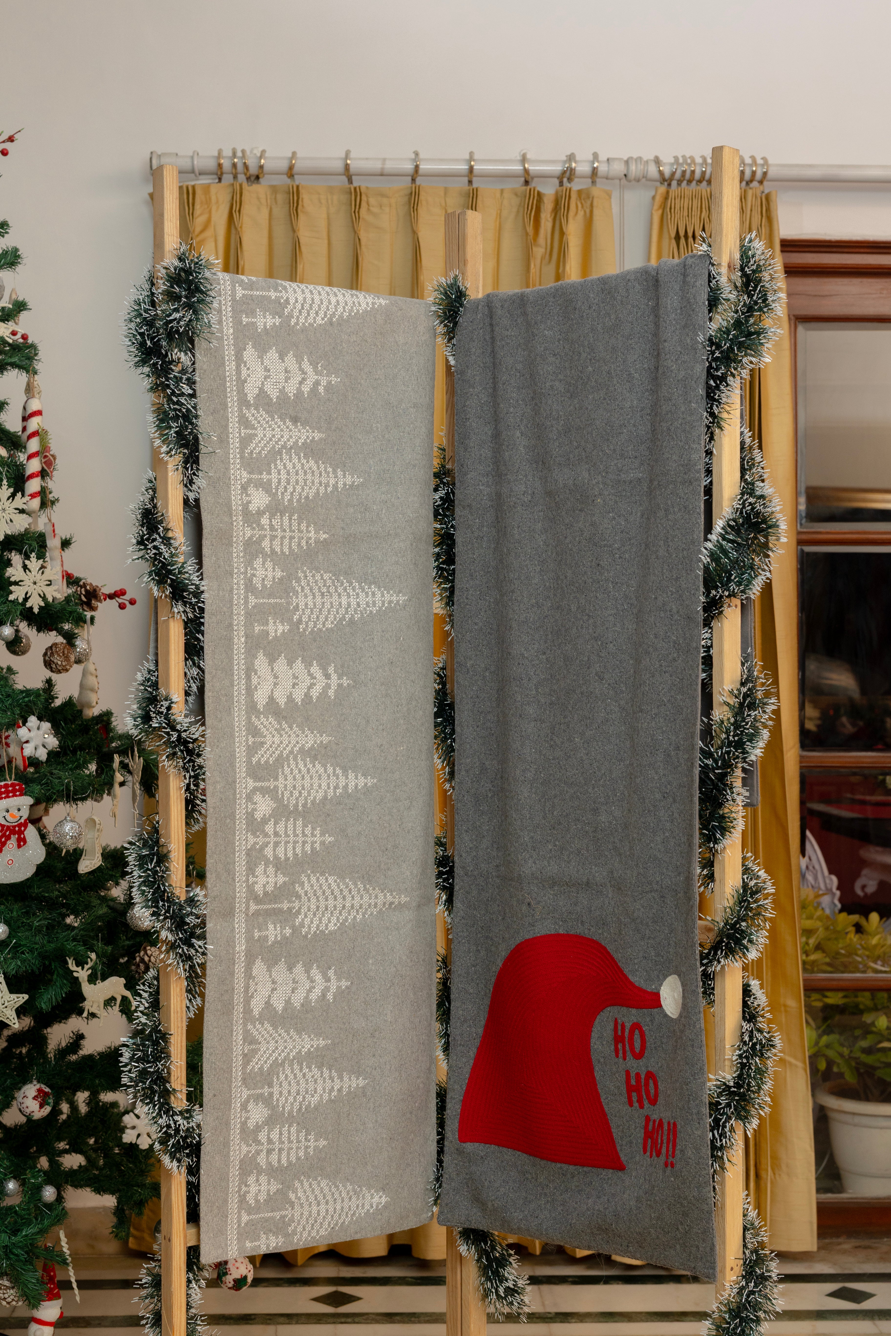 Xmas 8 Table Runner 18.X74″