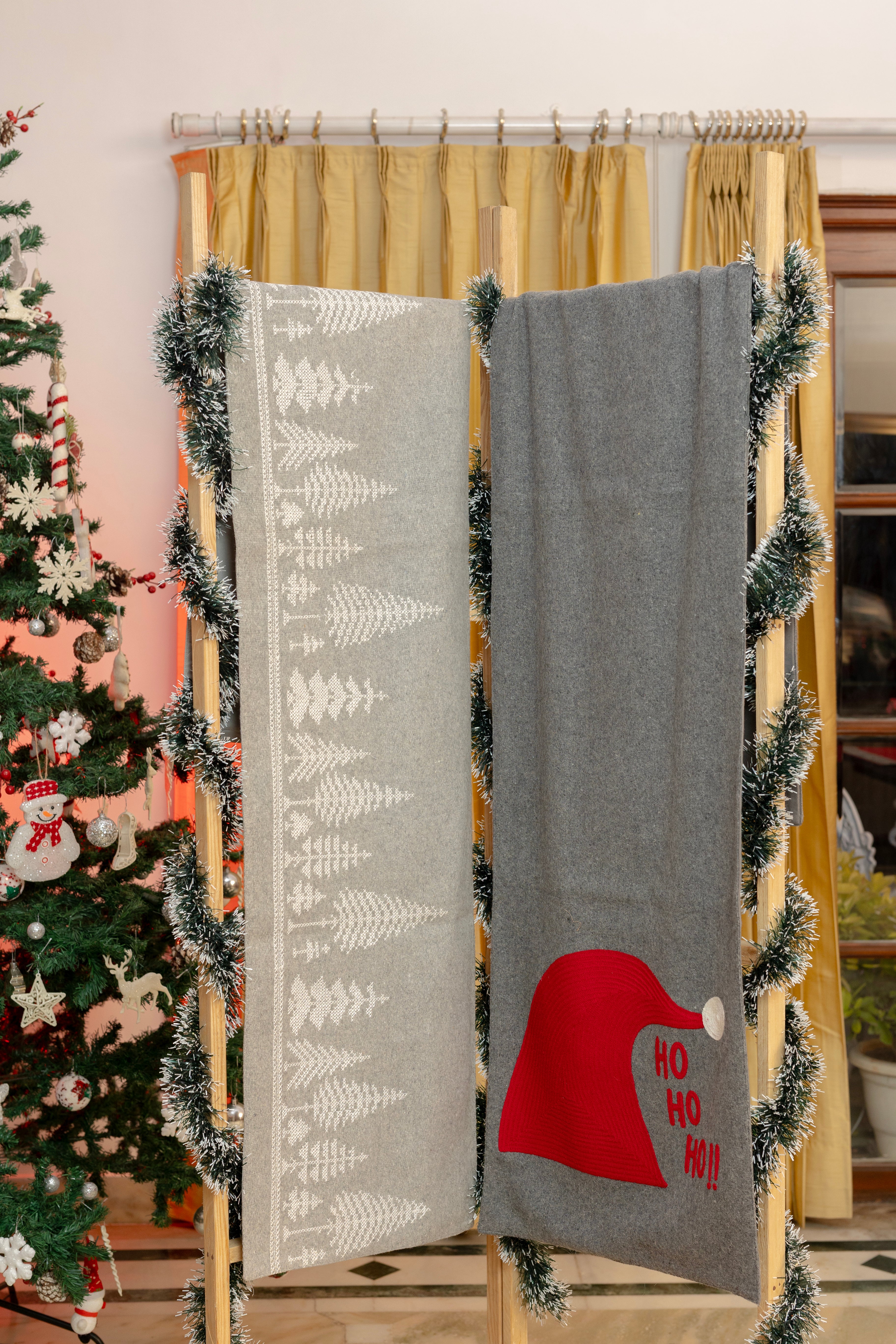 Xmas 8 Table Runner 18.X74″