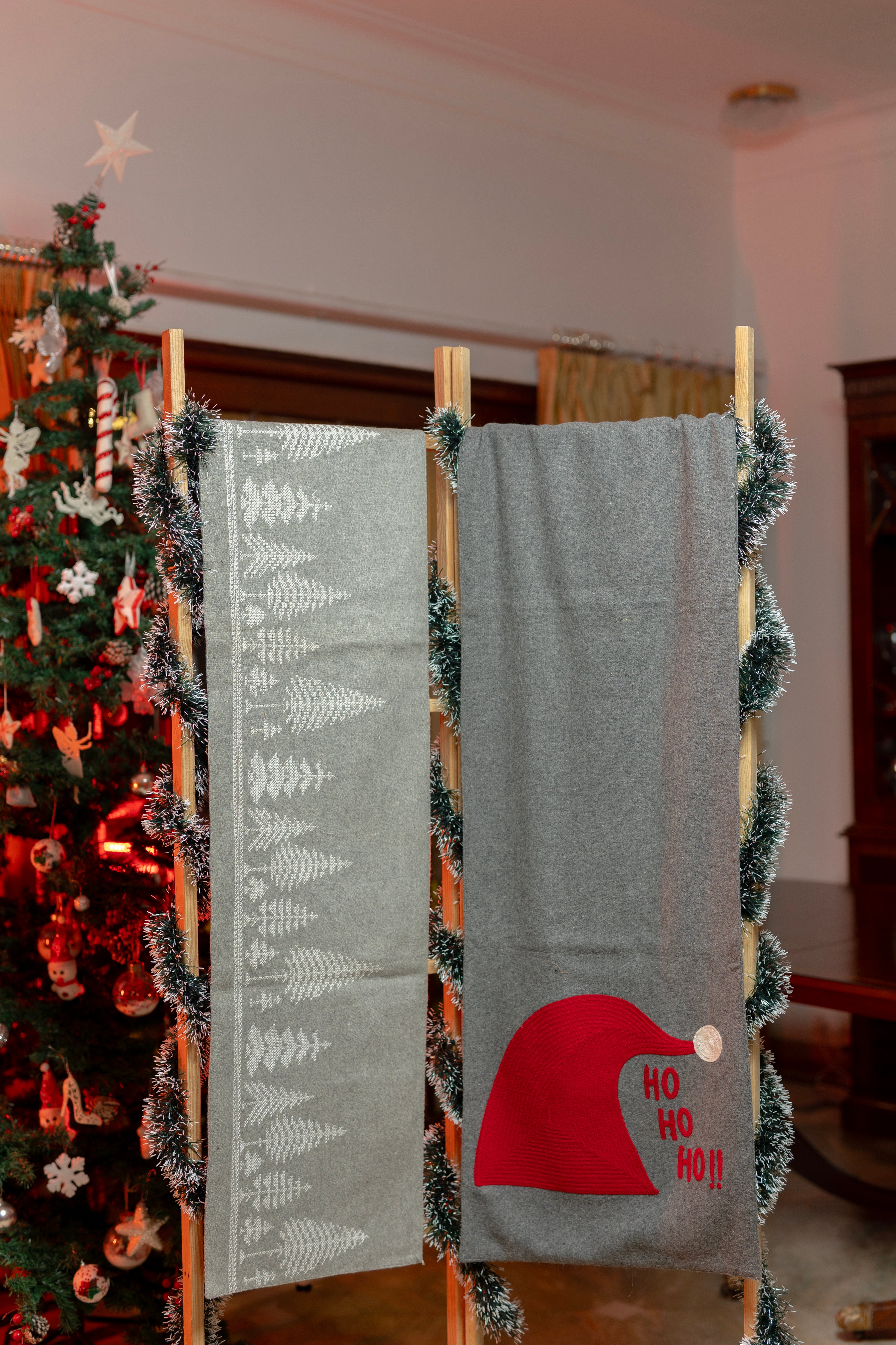 Xmas 8 Table Runner 18.X74″