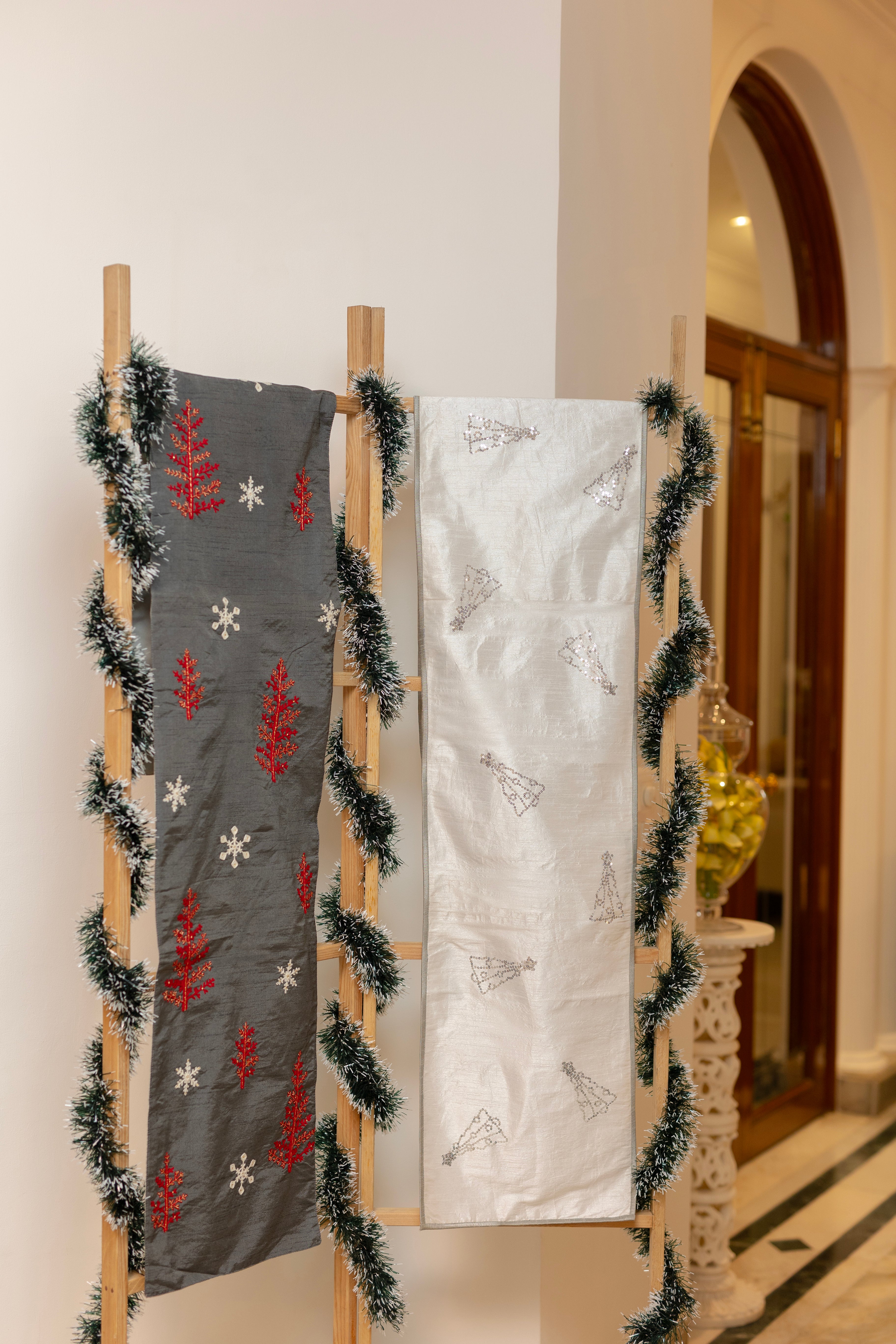 Xmas 4 Table Runner 13″X70