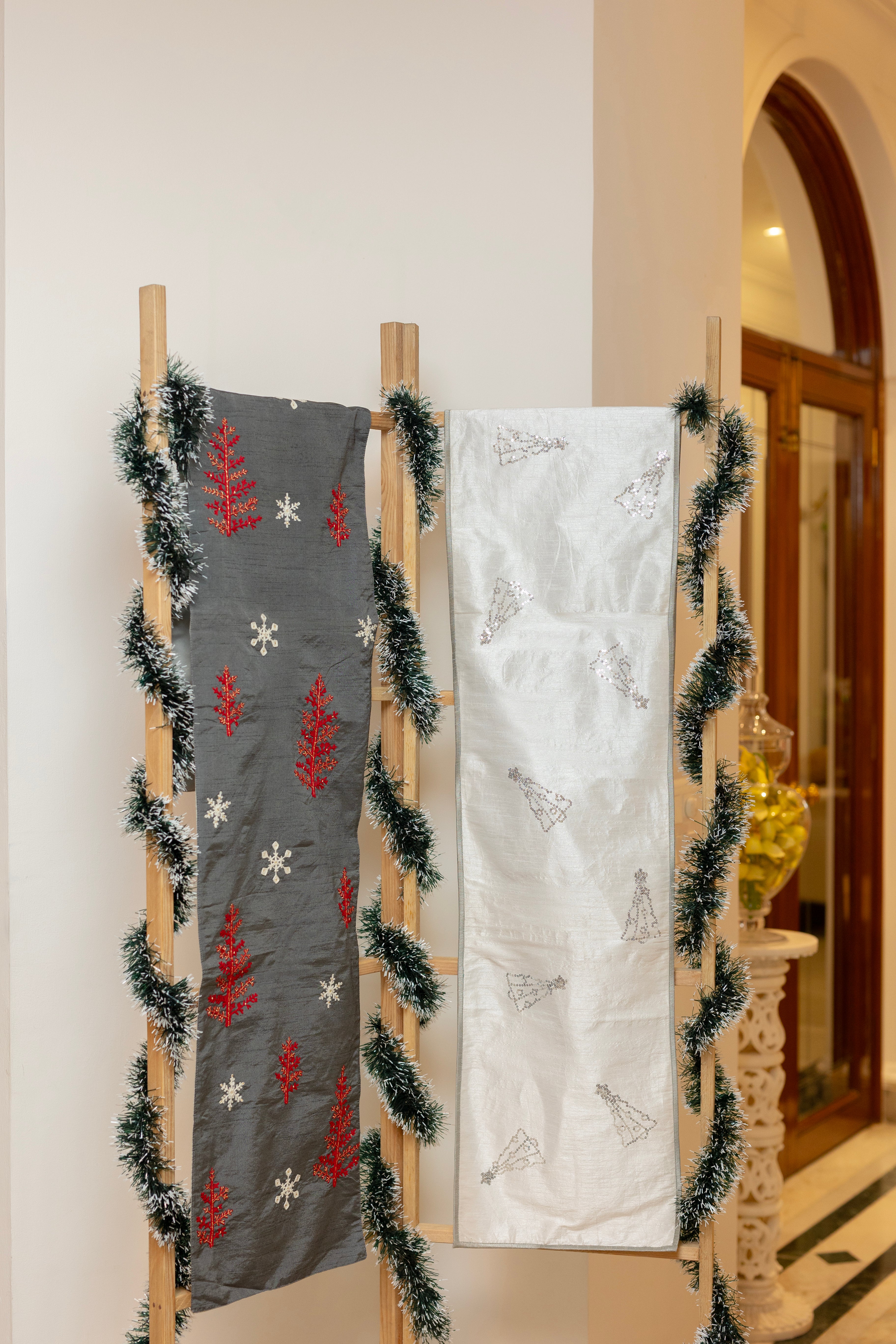 Xmas 4 Table Runner 13″X70