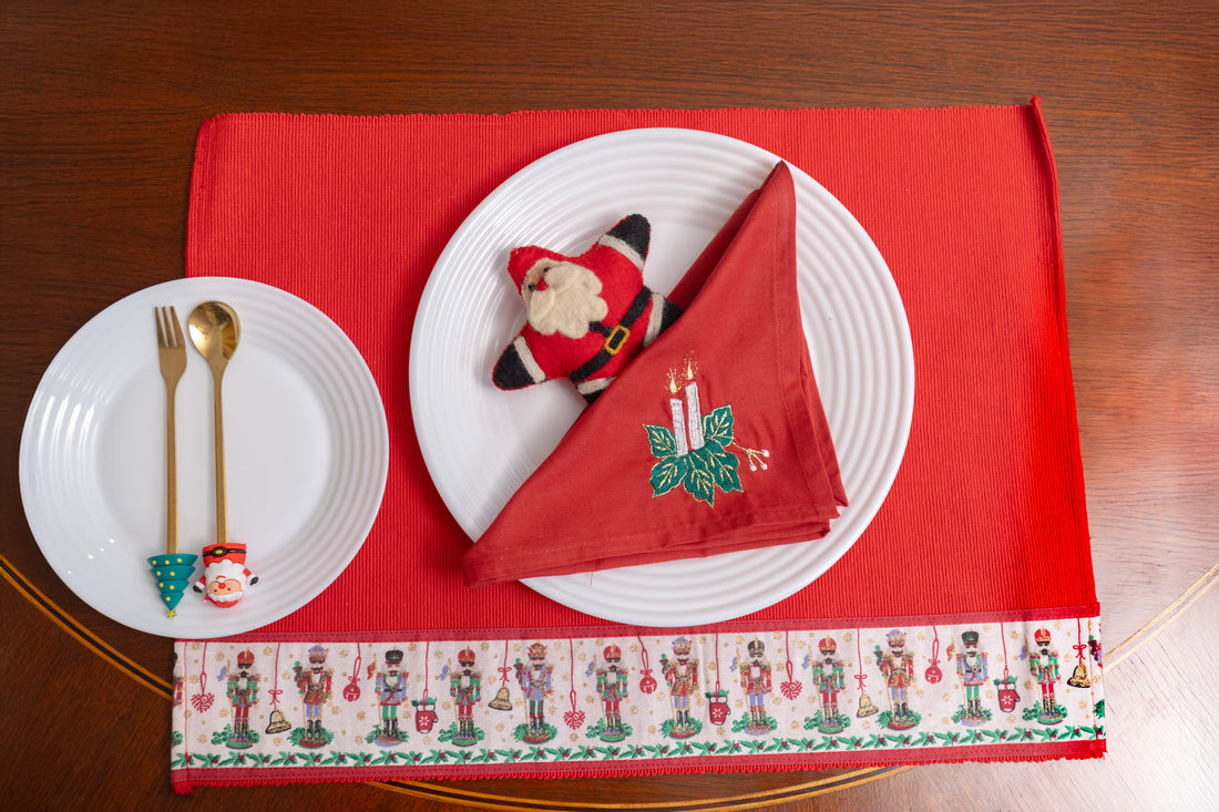 Nutcracker Set of 6 Mats with Matching Runner