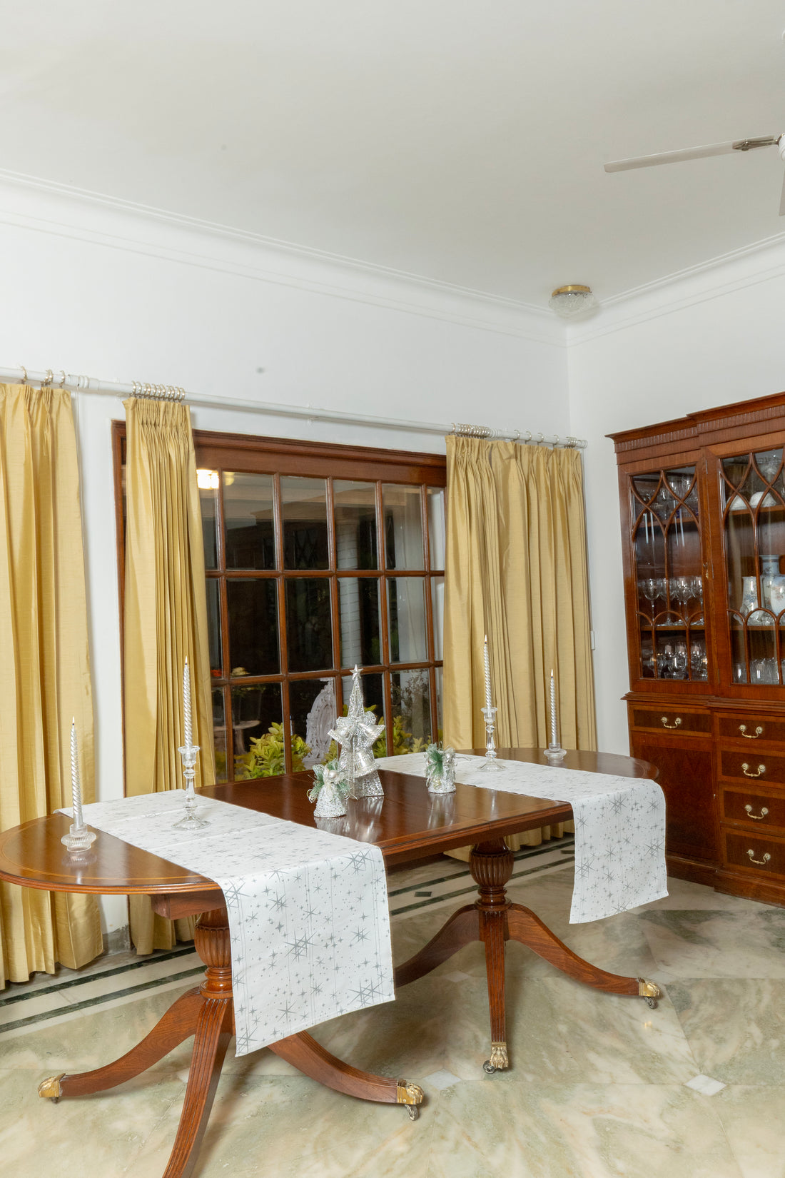 White X'mas Table Runner 13.X71″