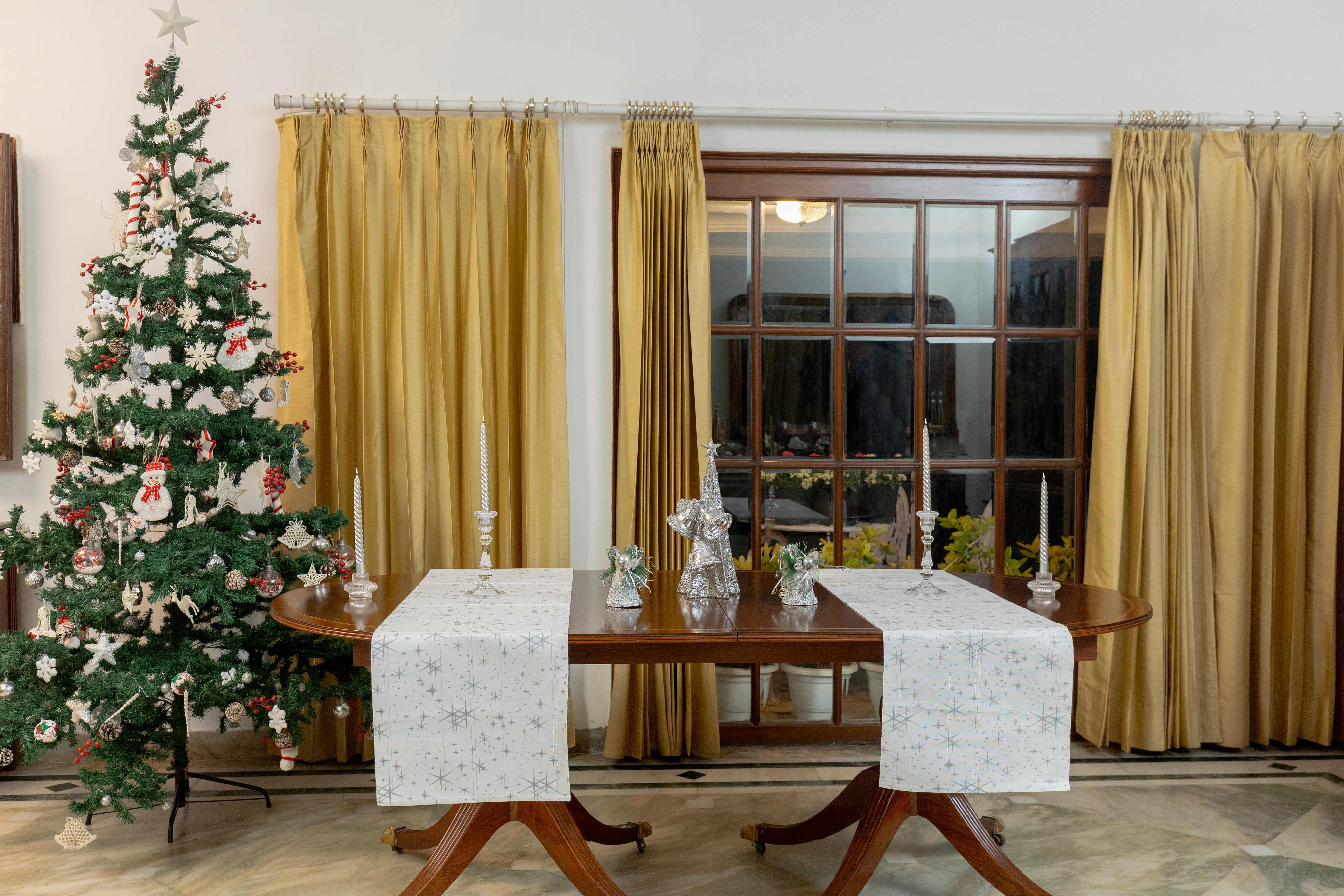 White X'mas Table Runner 13.X71″