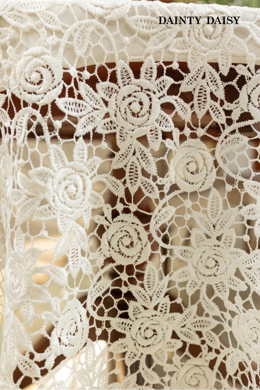 Bed of Roses (White) Table Cloth 60"X90"