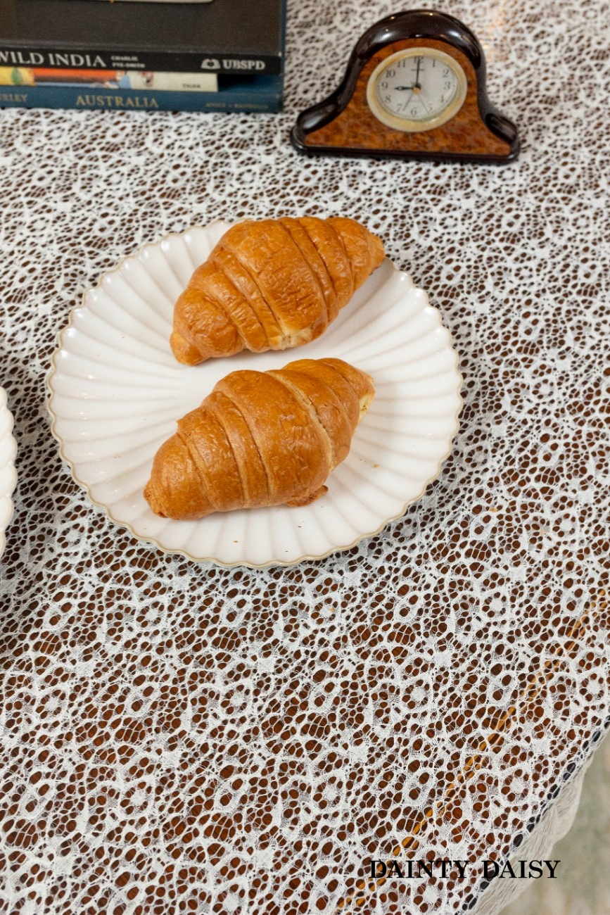 Illusion (White XL) Table Cloth 60"X140"