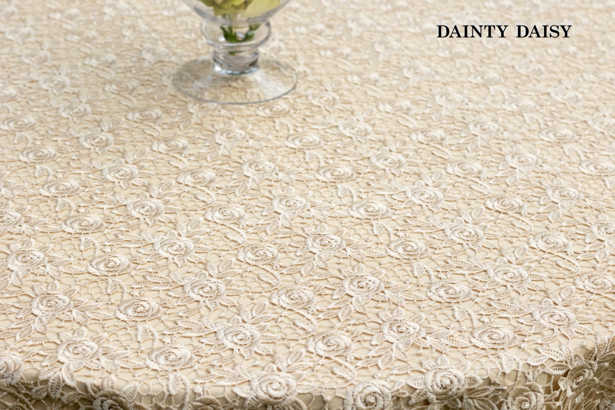 Bed of Roses (Beige) Round Table Cloth