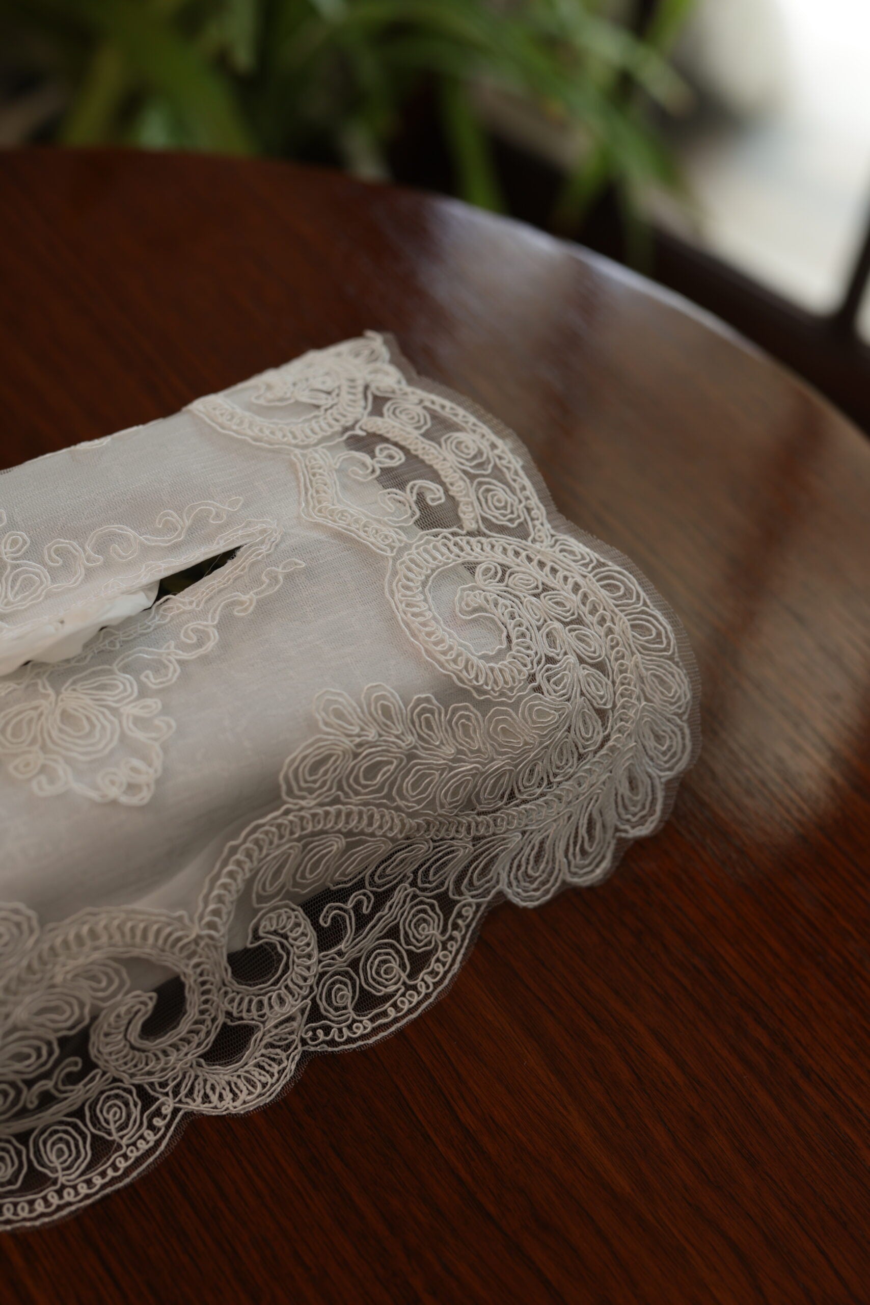 D2 White Tissue Box Cover