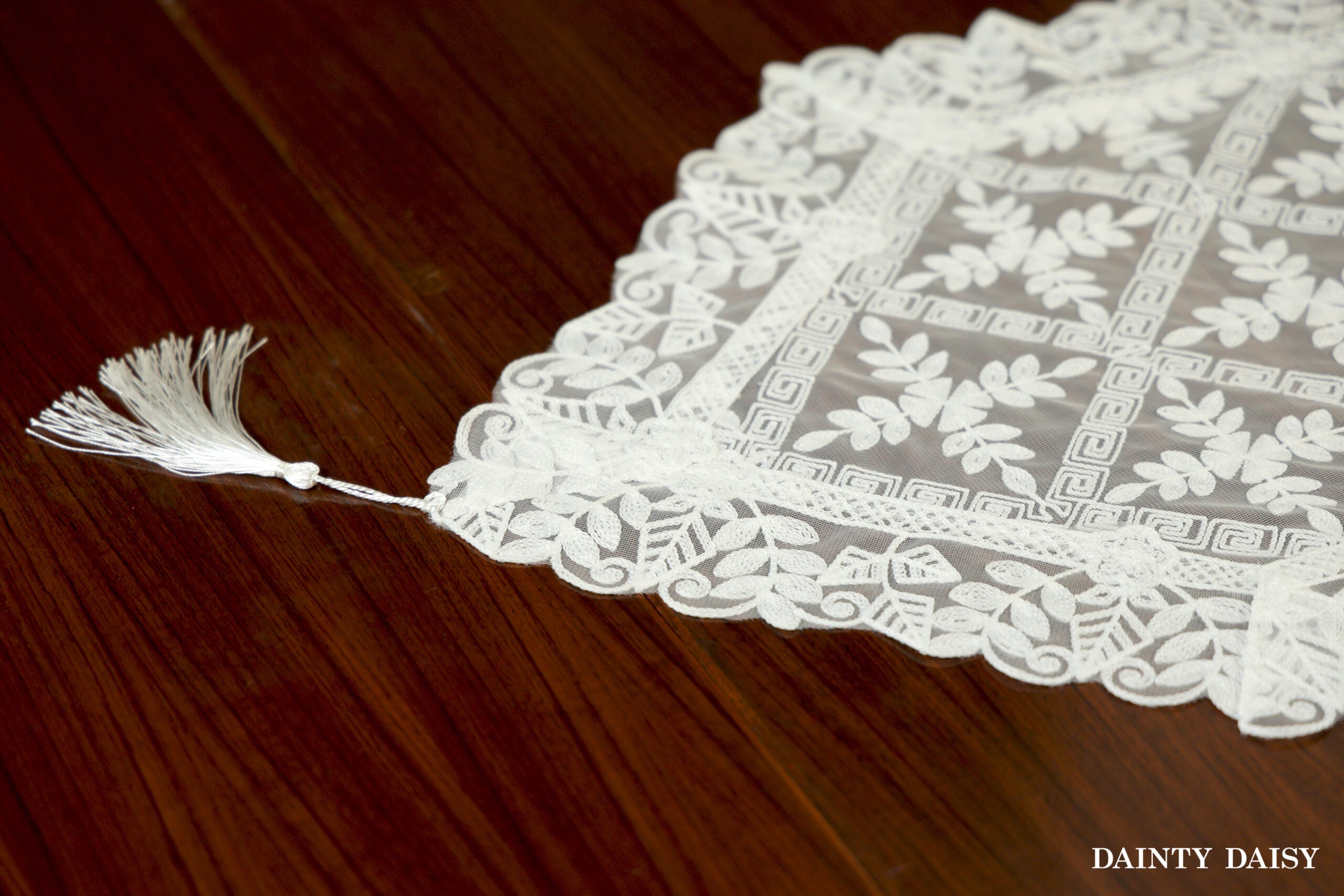 Evergreen White Table Runner 6 Feet