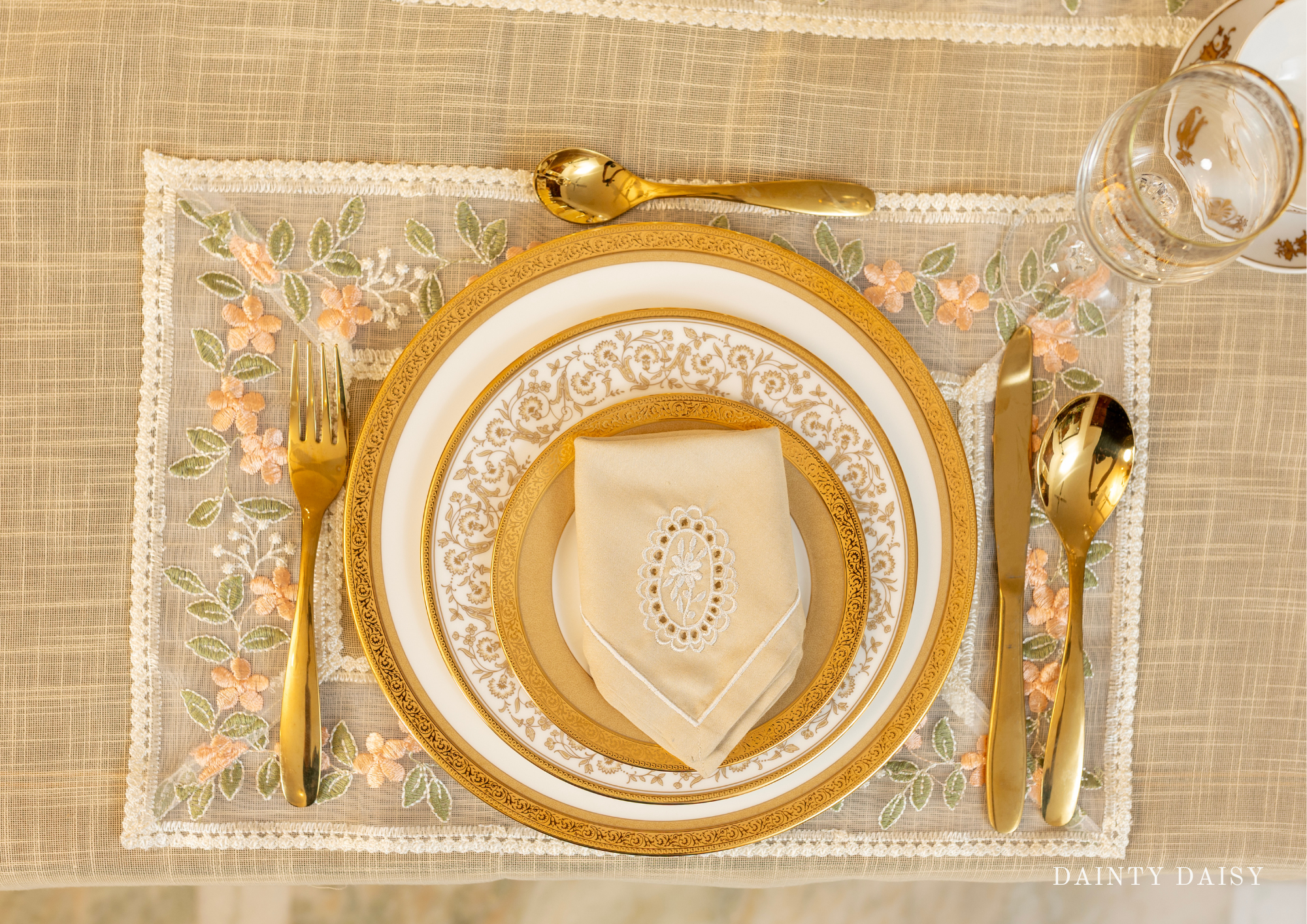 Flora Table Cloth 60"X108" (8 persons)