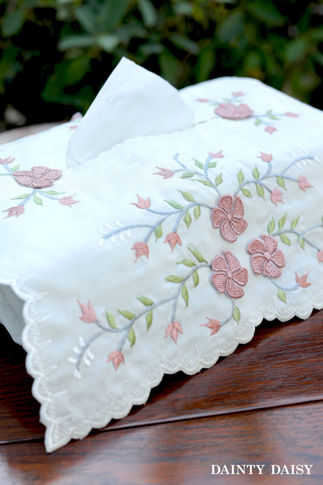D-10 White with pink Flowers Tissue Box Cover