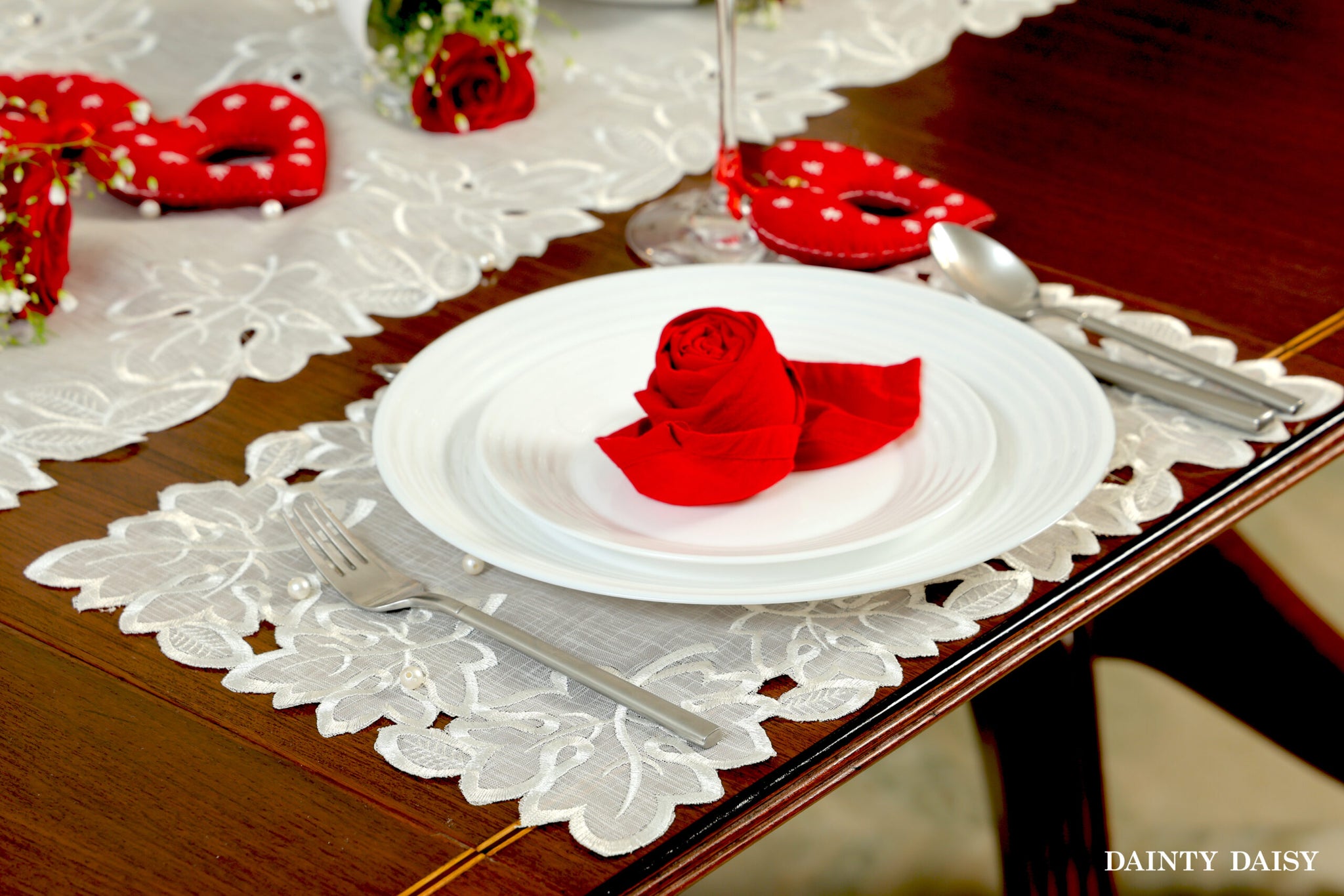 Maple Leaf White Tissue Mats