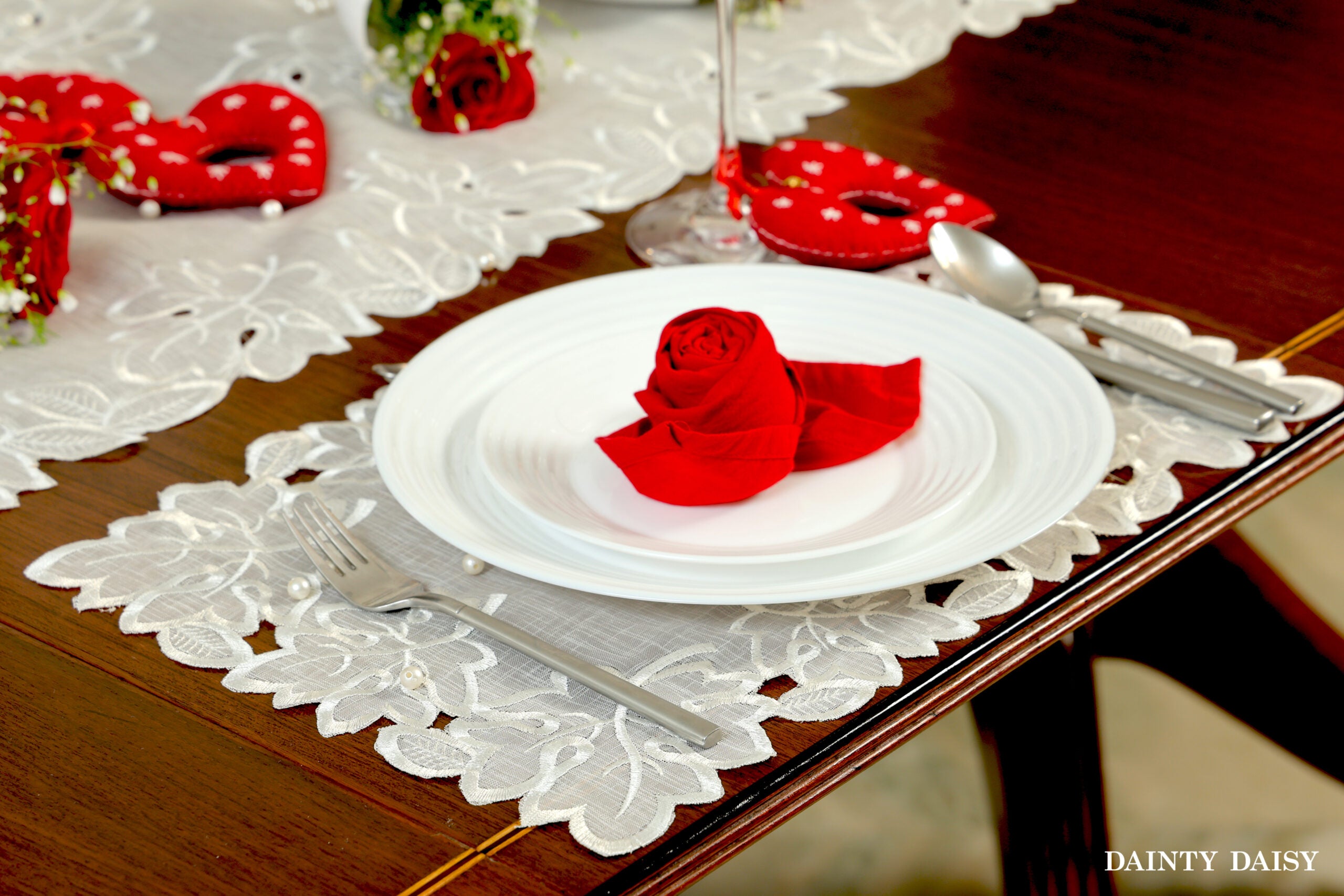 Maple Leaf White Tissue Mats