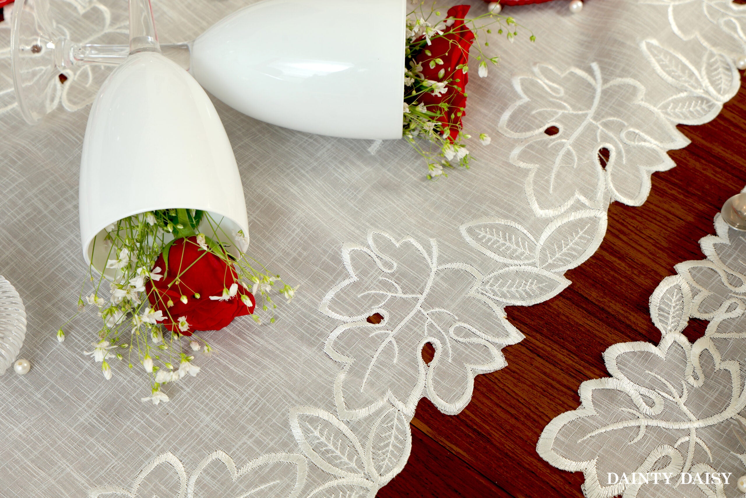 Maple Leaf White Table Runner 6 Feet