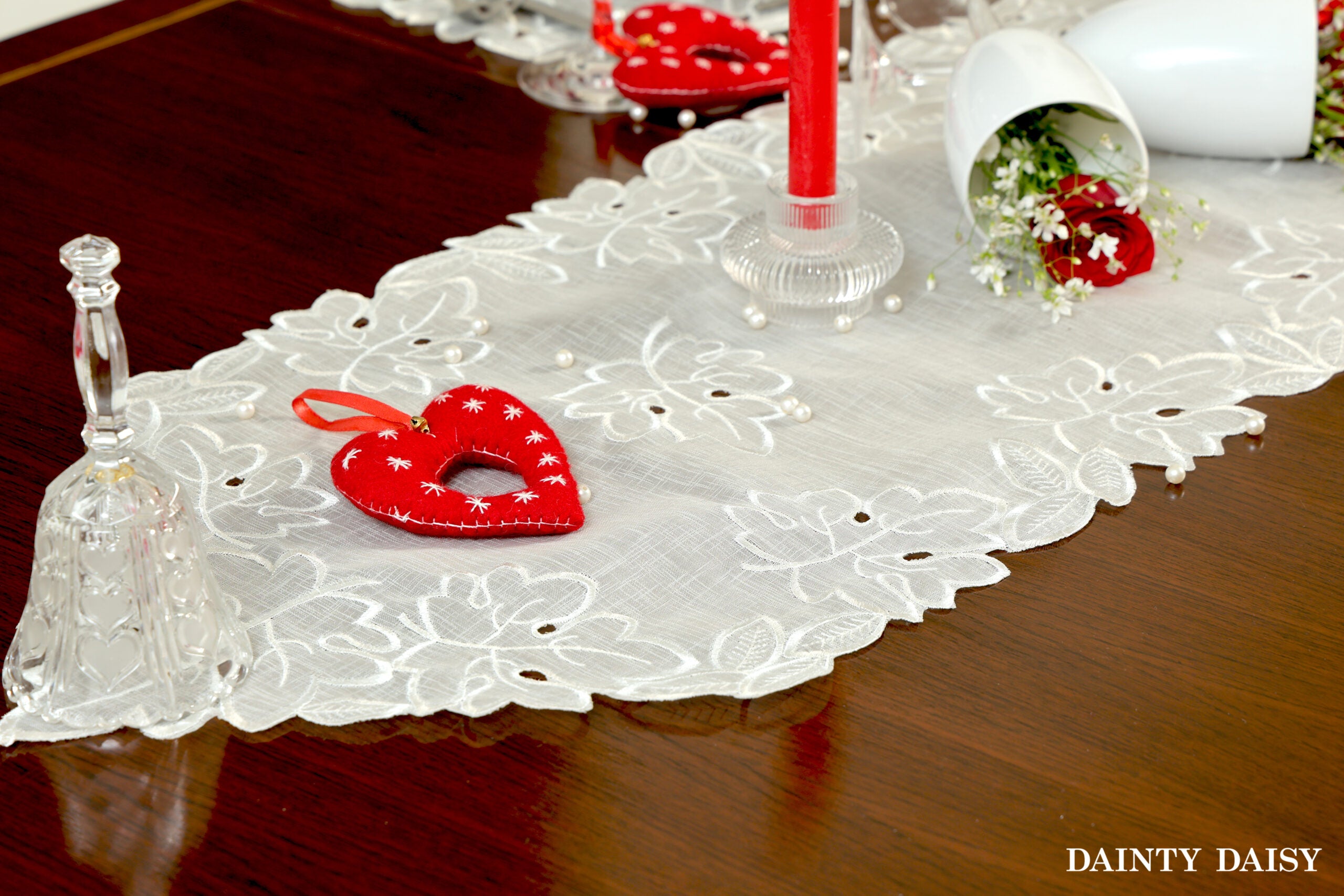 Maple Leaf White Table Runner 6 Feet