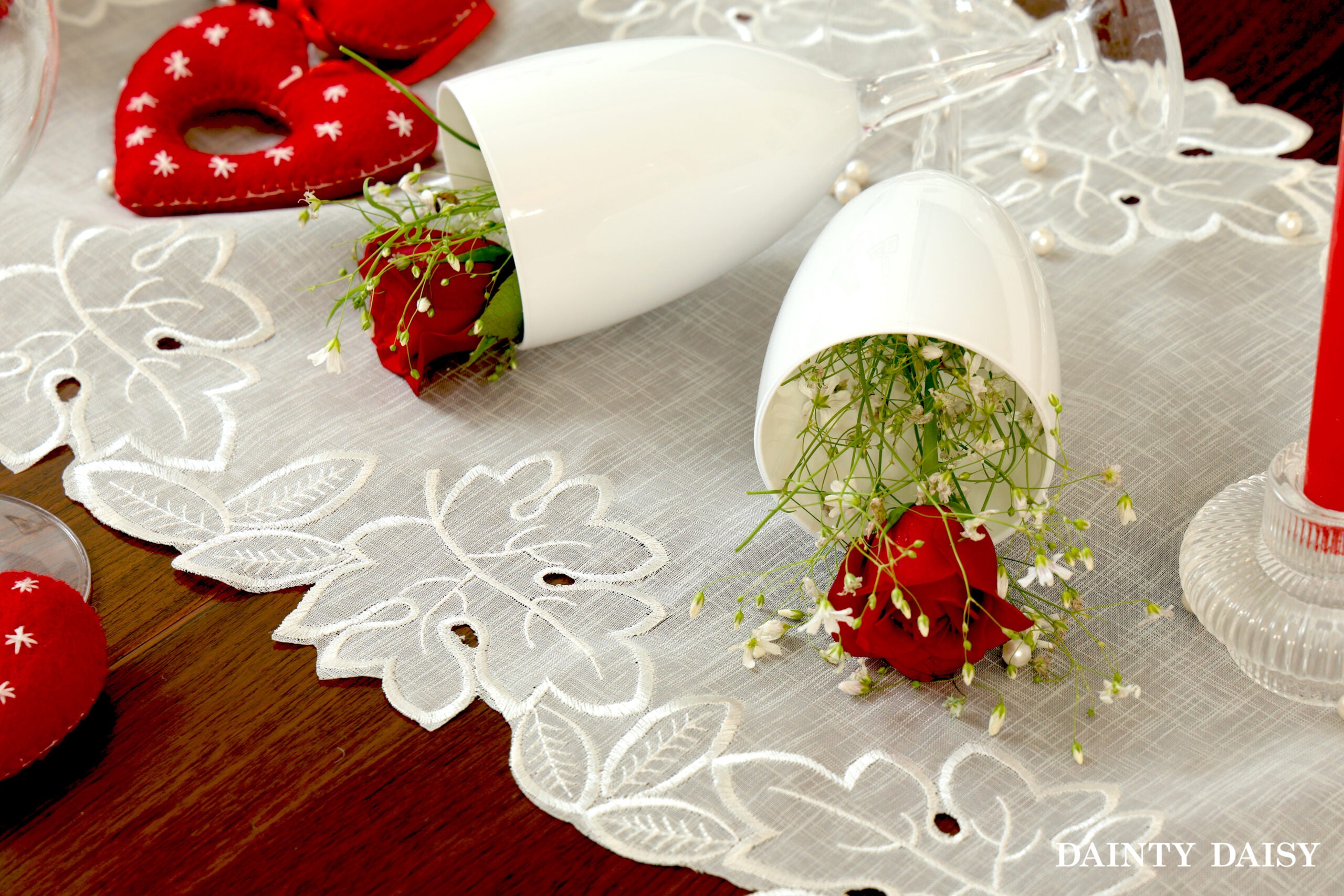 Maple Leaf White Table Runner 6 Feet