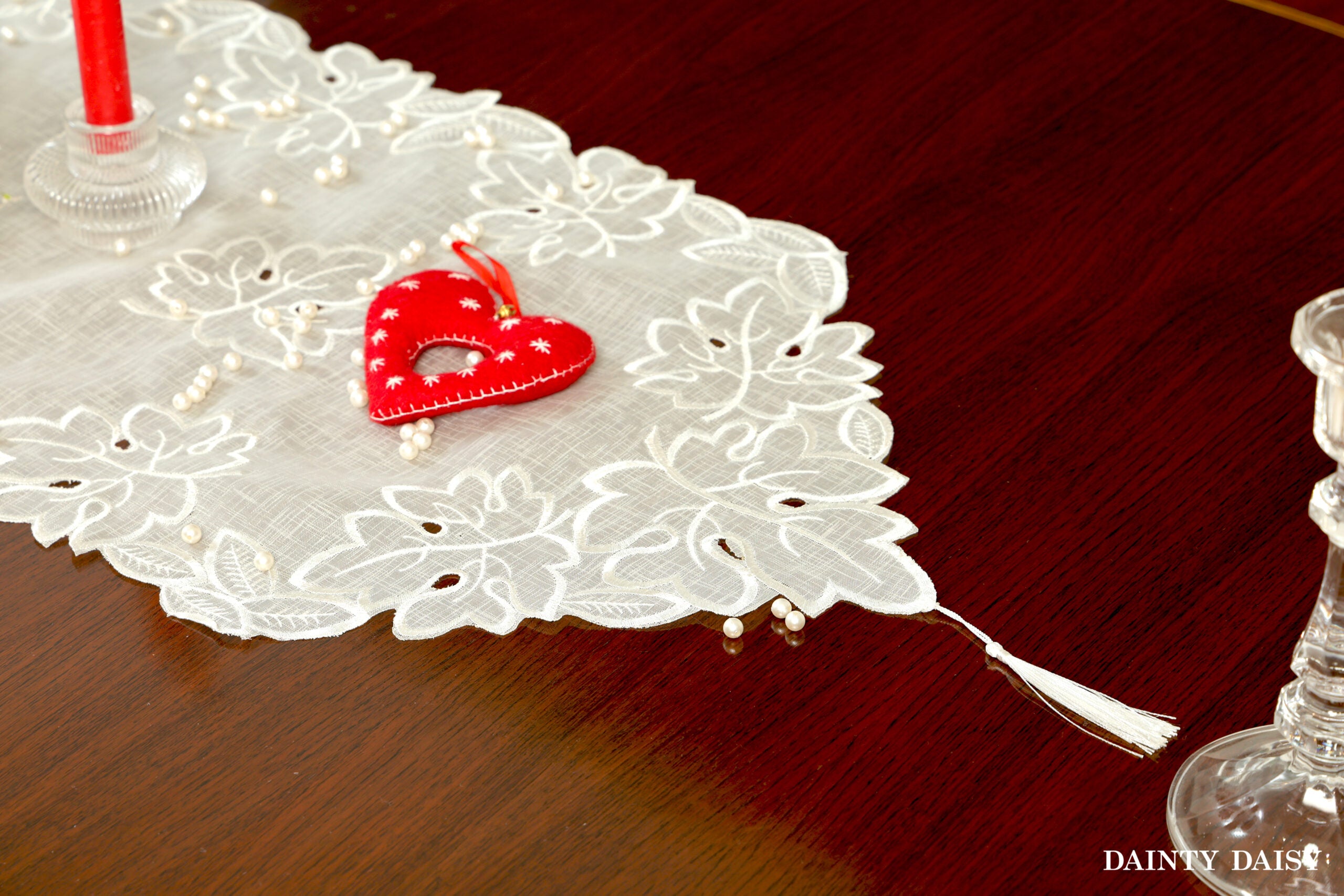 Maple Leaf White Table Runner 6 Feet