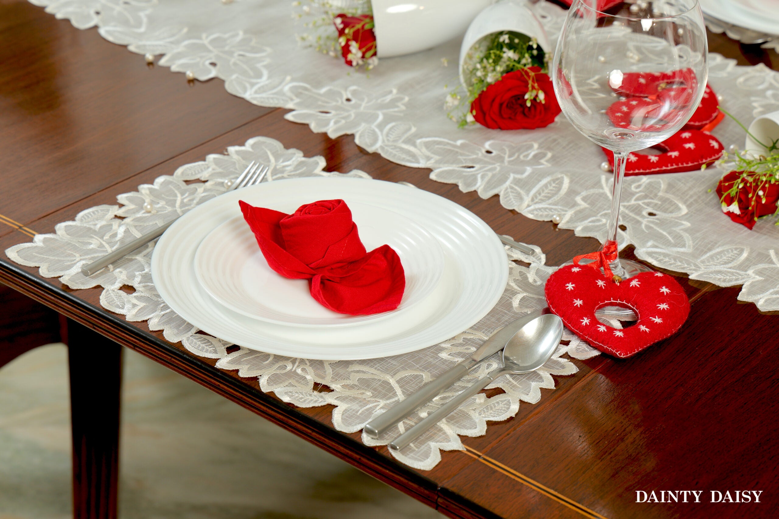 Maple Leaf White Tissue Mats