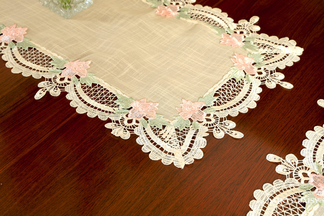 Peaches & Cream Table Runner 6 Feet