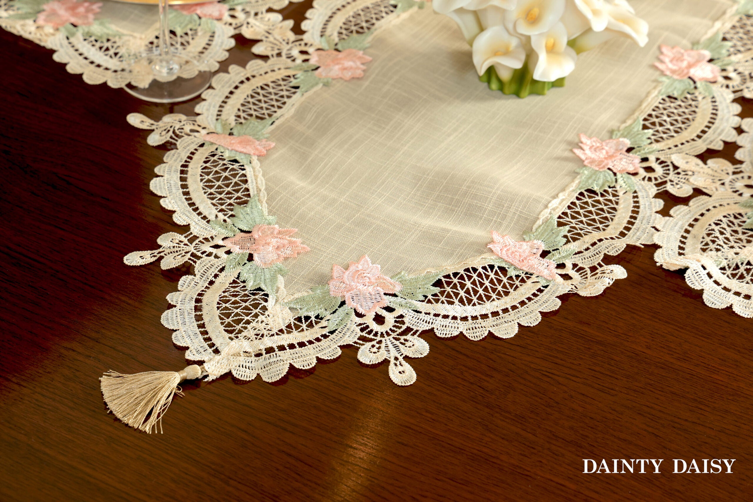 Peaches & Cream Table Runner 6 Feet