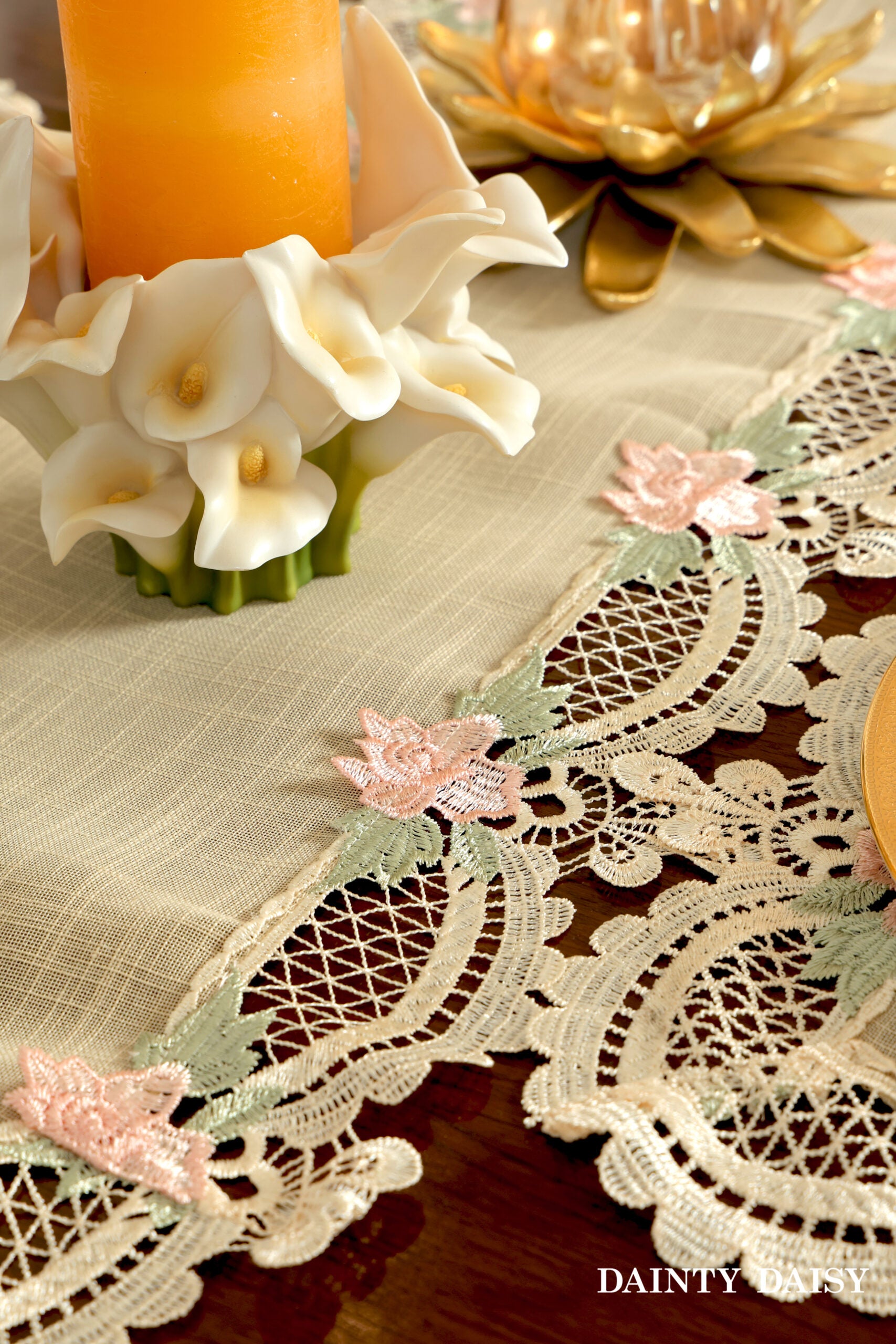 Peaches & Cream Table Runner 6 Feet