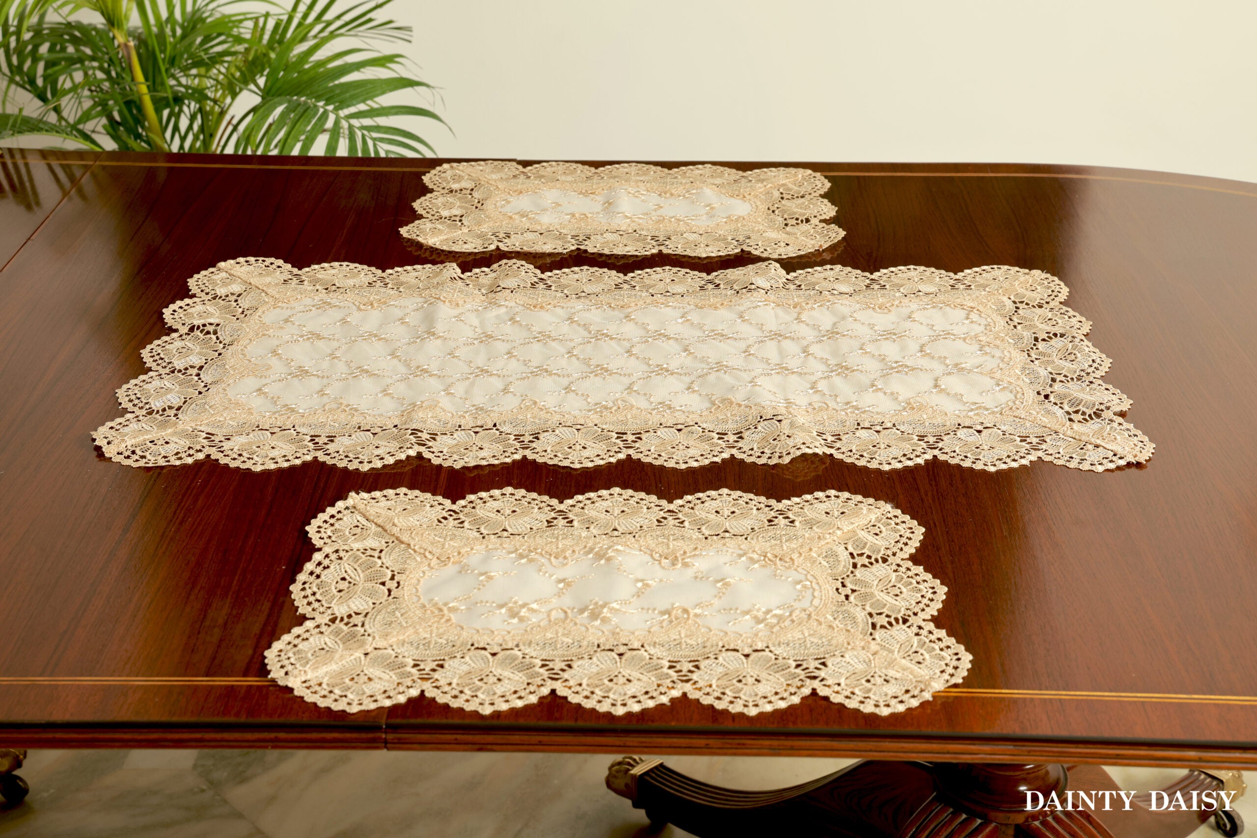 Phantom (S) Table Mats