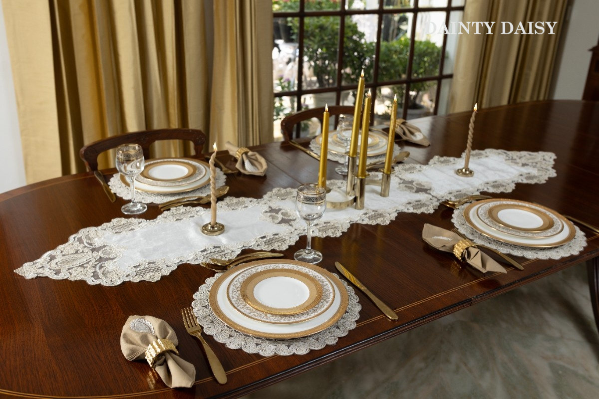 Tinsel Table Runner 6 Feet