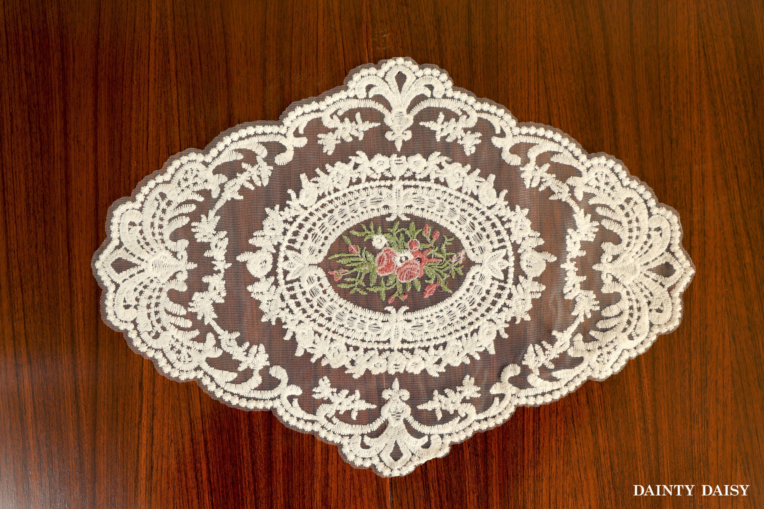 Victorian White Table Mats