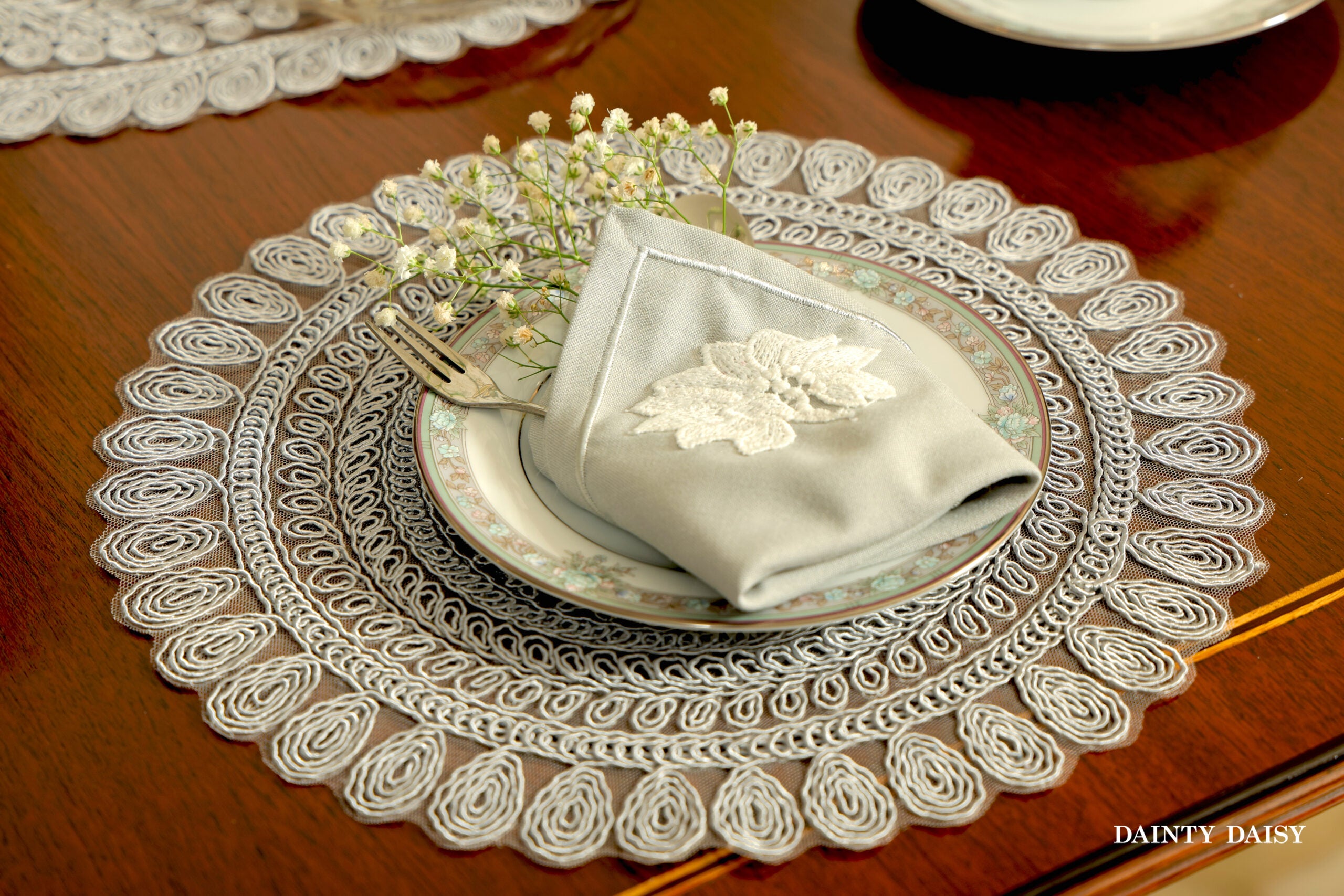 Zeus Grey Round Table Mats