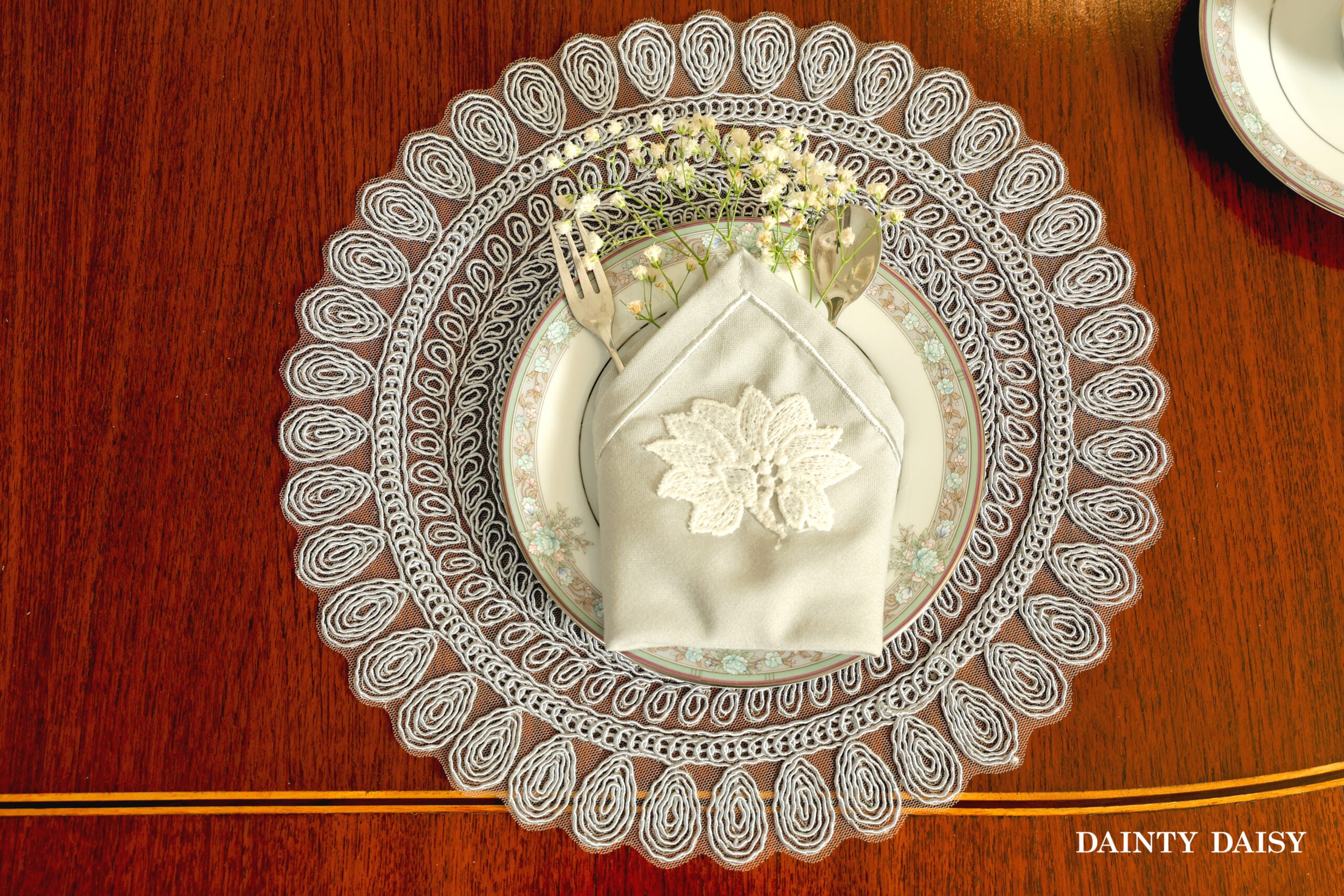 Zeus Grey Round Table Mats