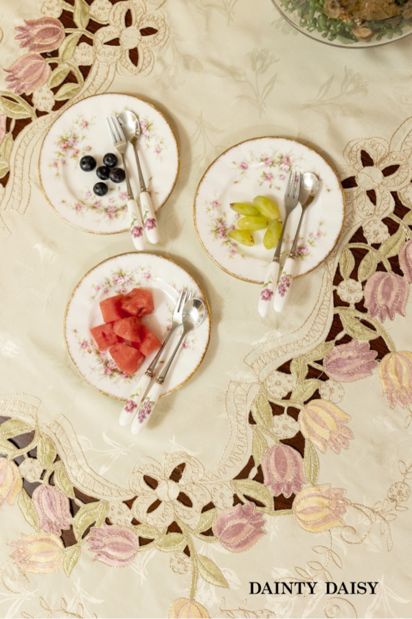 Tulip Garden Table Cloth Extra Large 70"X157"