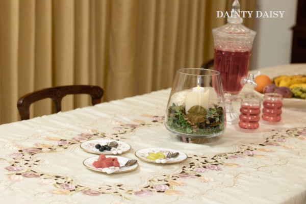 Tulip Garden Table Cloth Extra Large 70"X157"